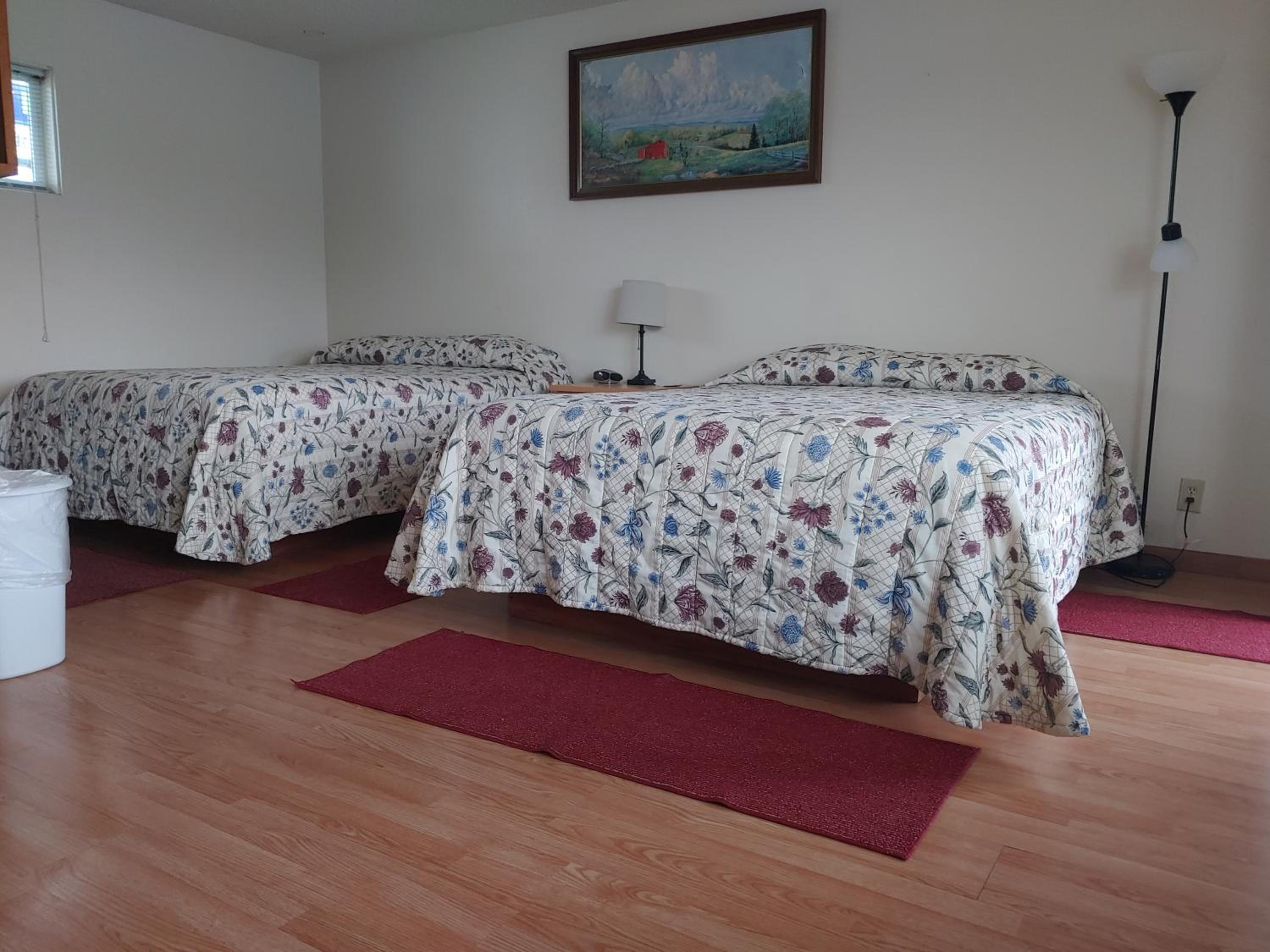 Two Queen Beds with Mountain View and Full Kitchen photo 3