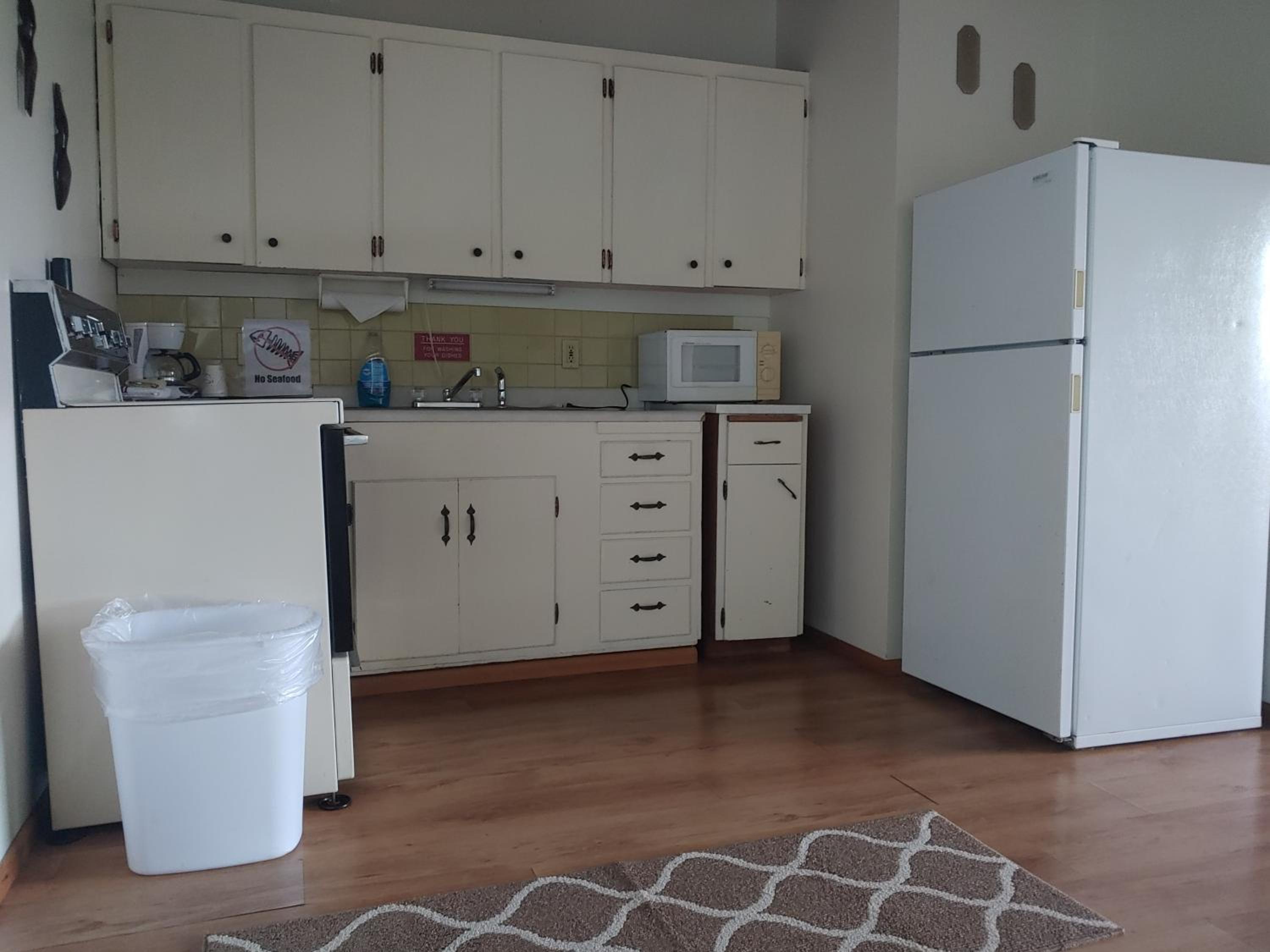Two Queen Beds with Mountain View and Full Kitchen photo 2
