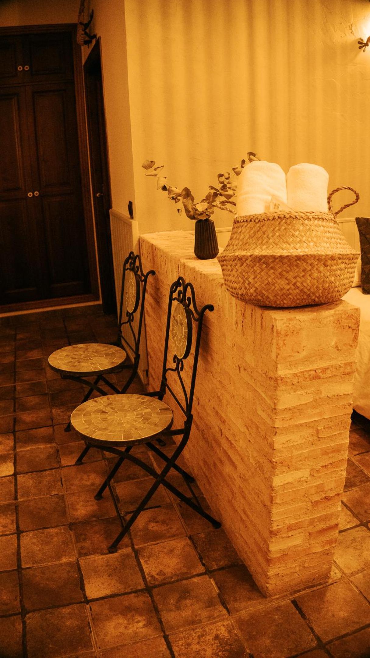 Double Room with Spa Bath photo 3