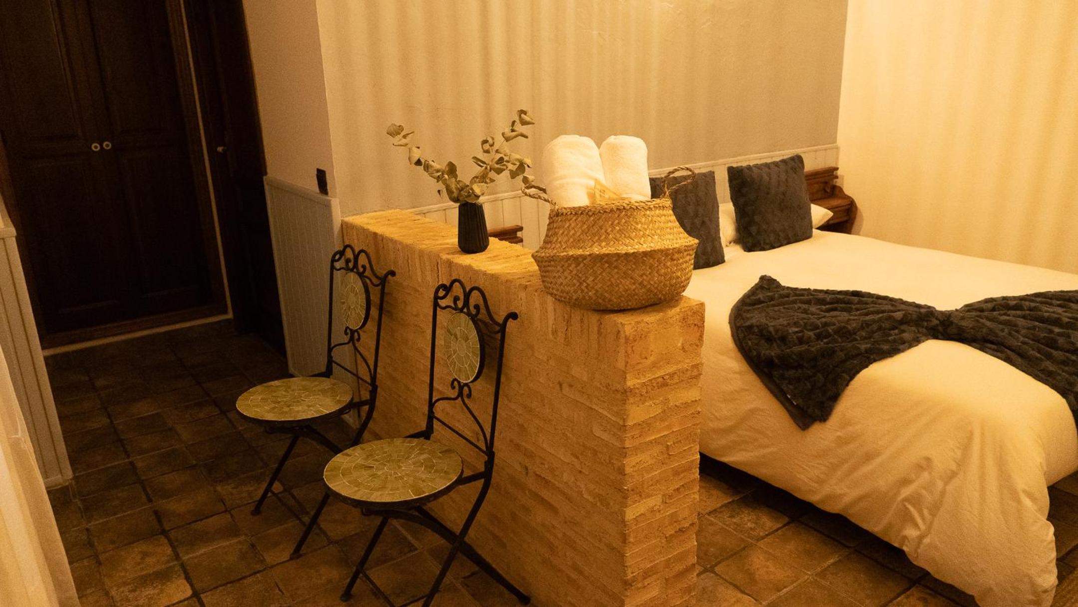 Double Room with Spa Bath photo 2