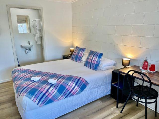 Standard Queen Room - Photo 1