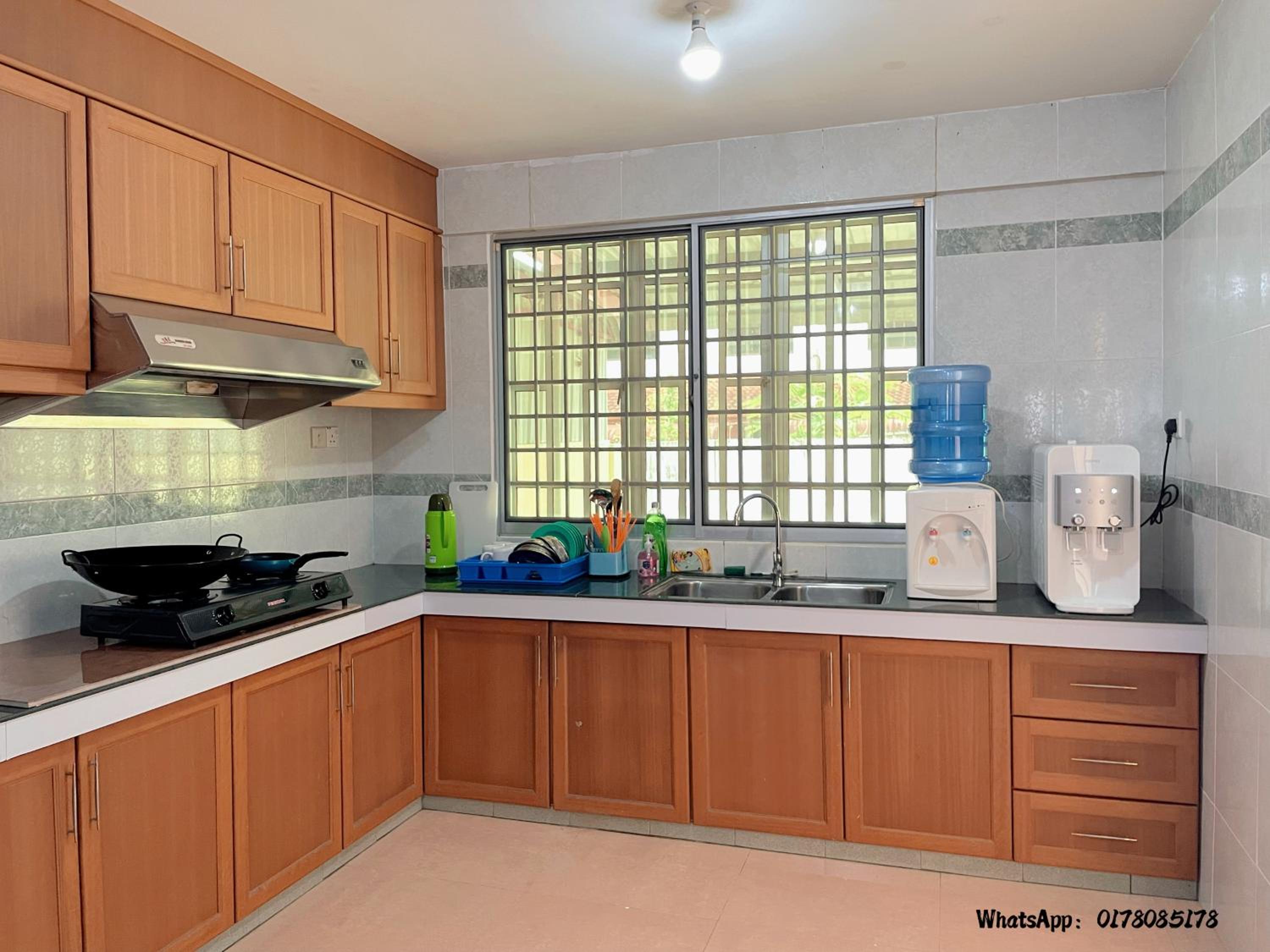 Four-Bedroom House photo 2