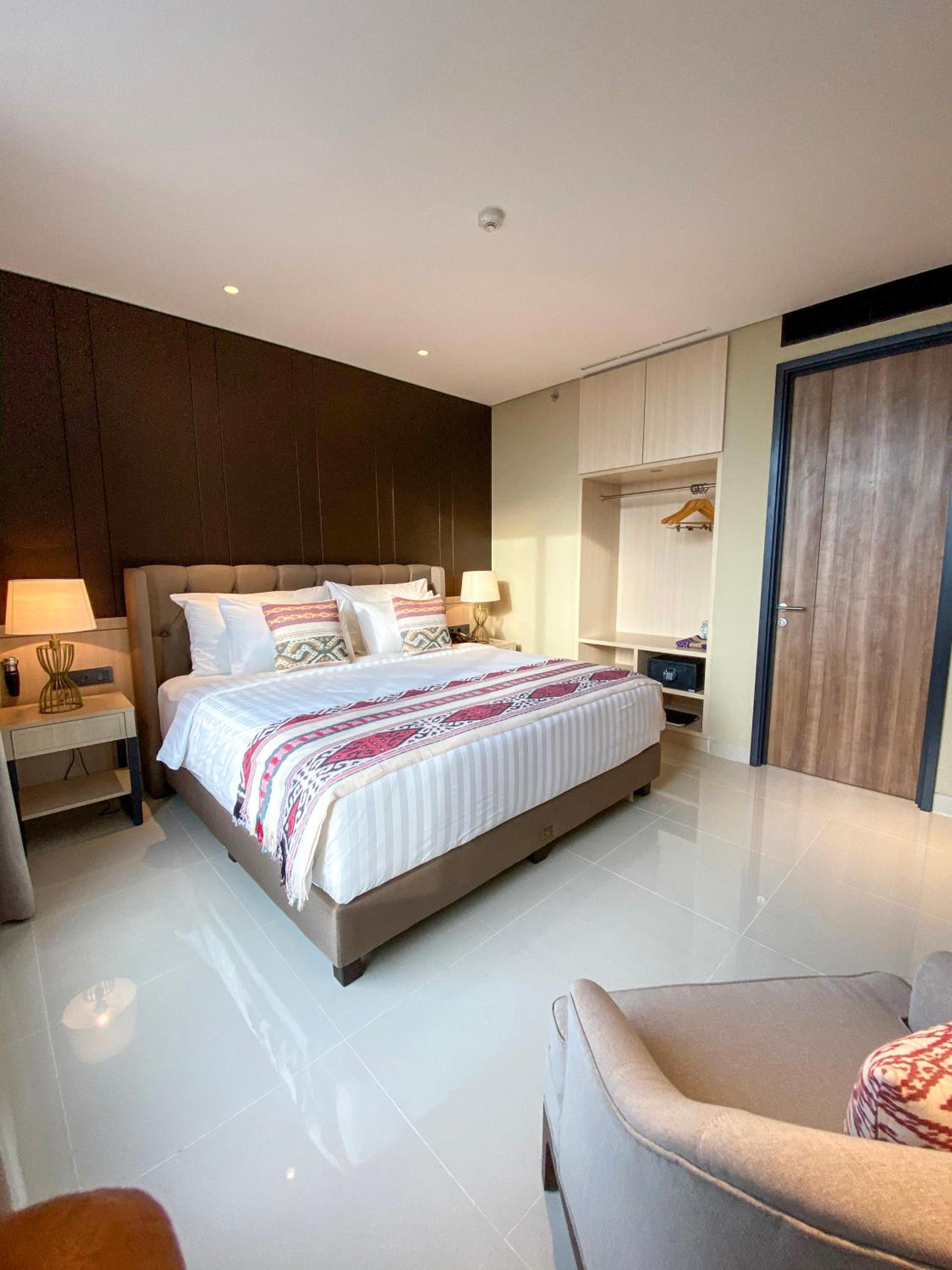 Suite - Photo 3