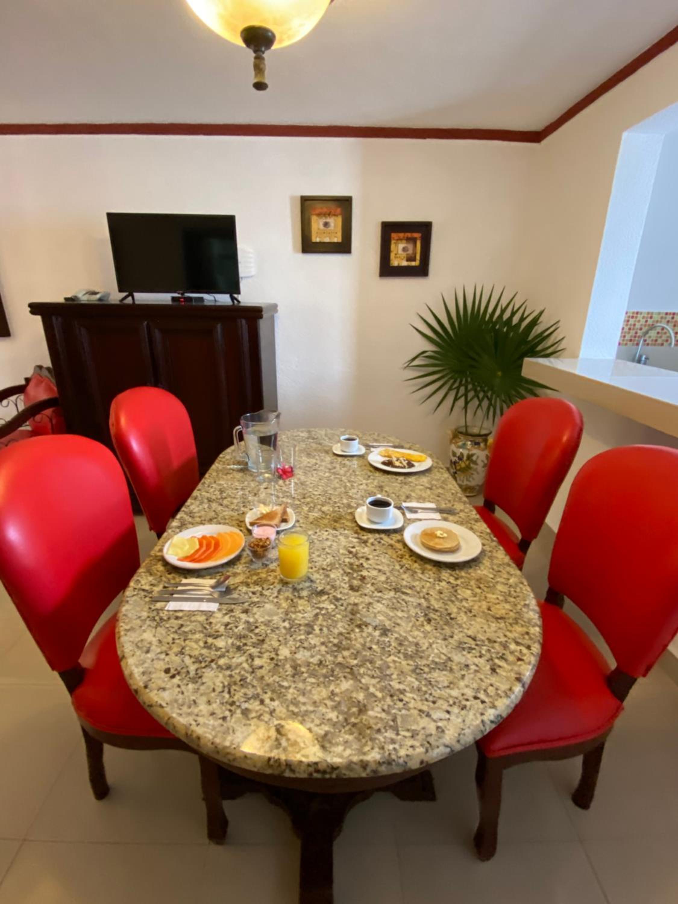 Family Suite - Photo 13