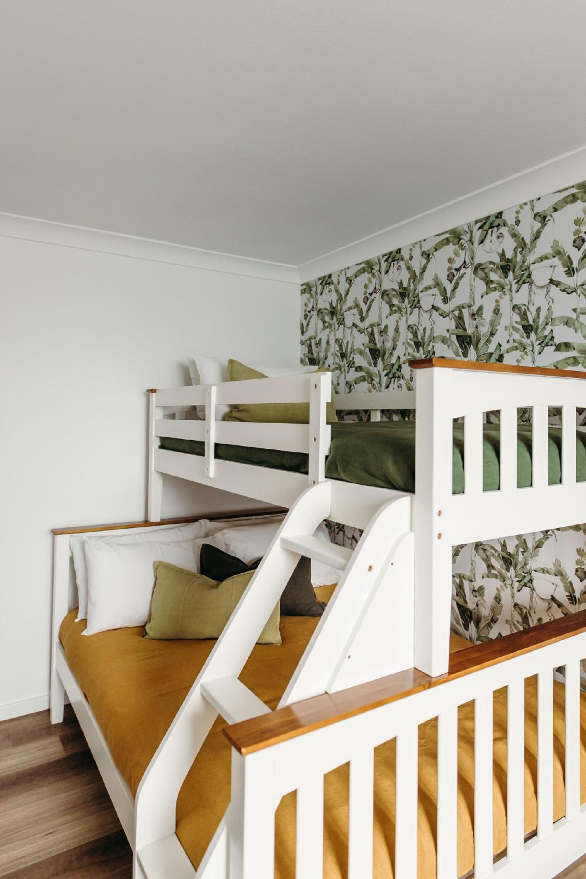Deluxe Family Room - Photo 2