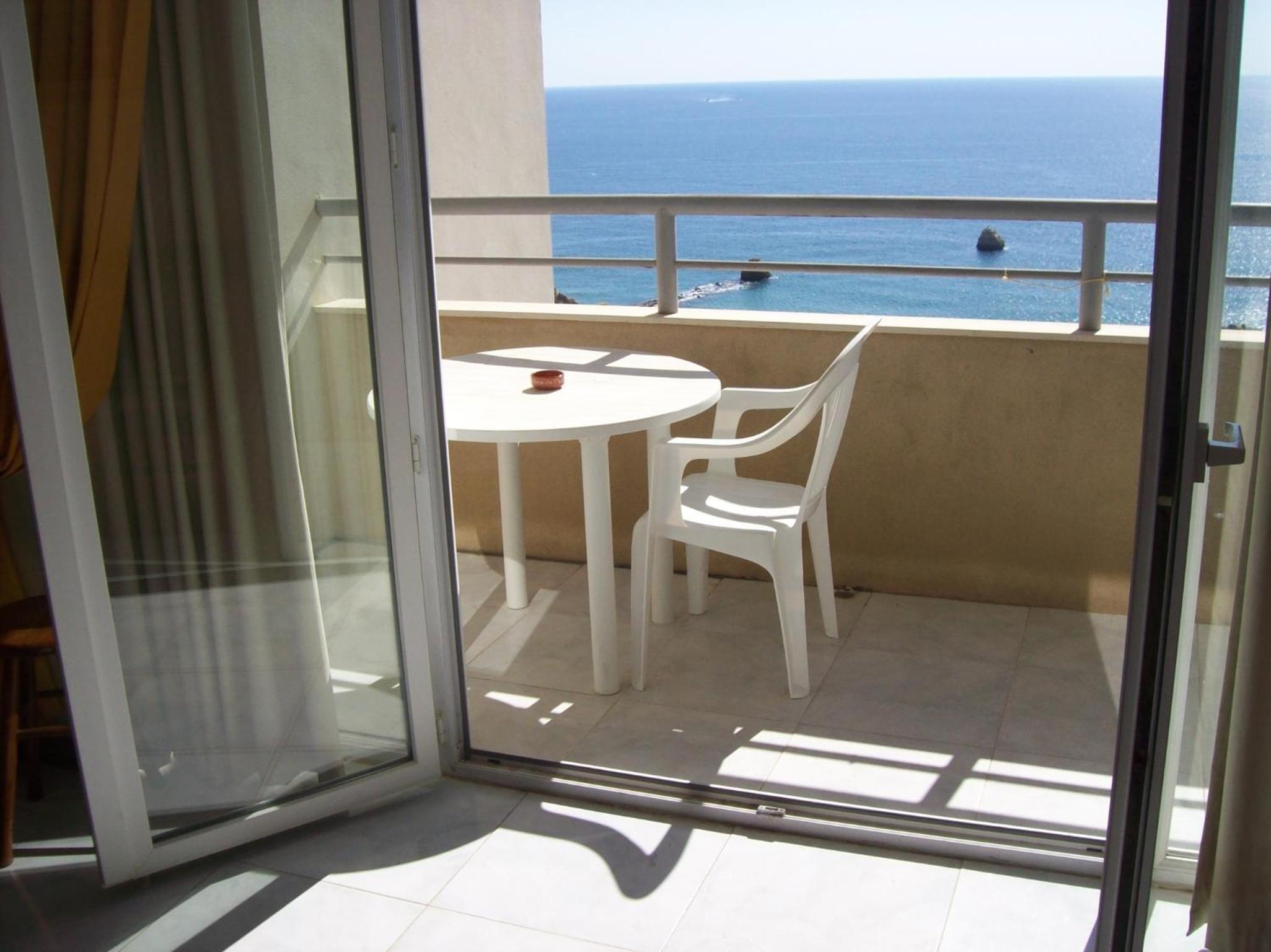 Superior Large One-Bedroom Apartment with Sea View - Photo 7
