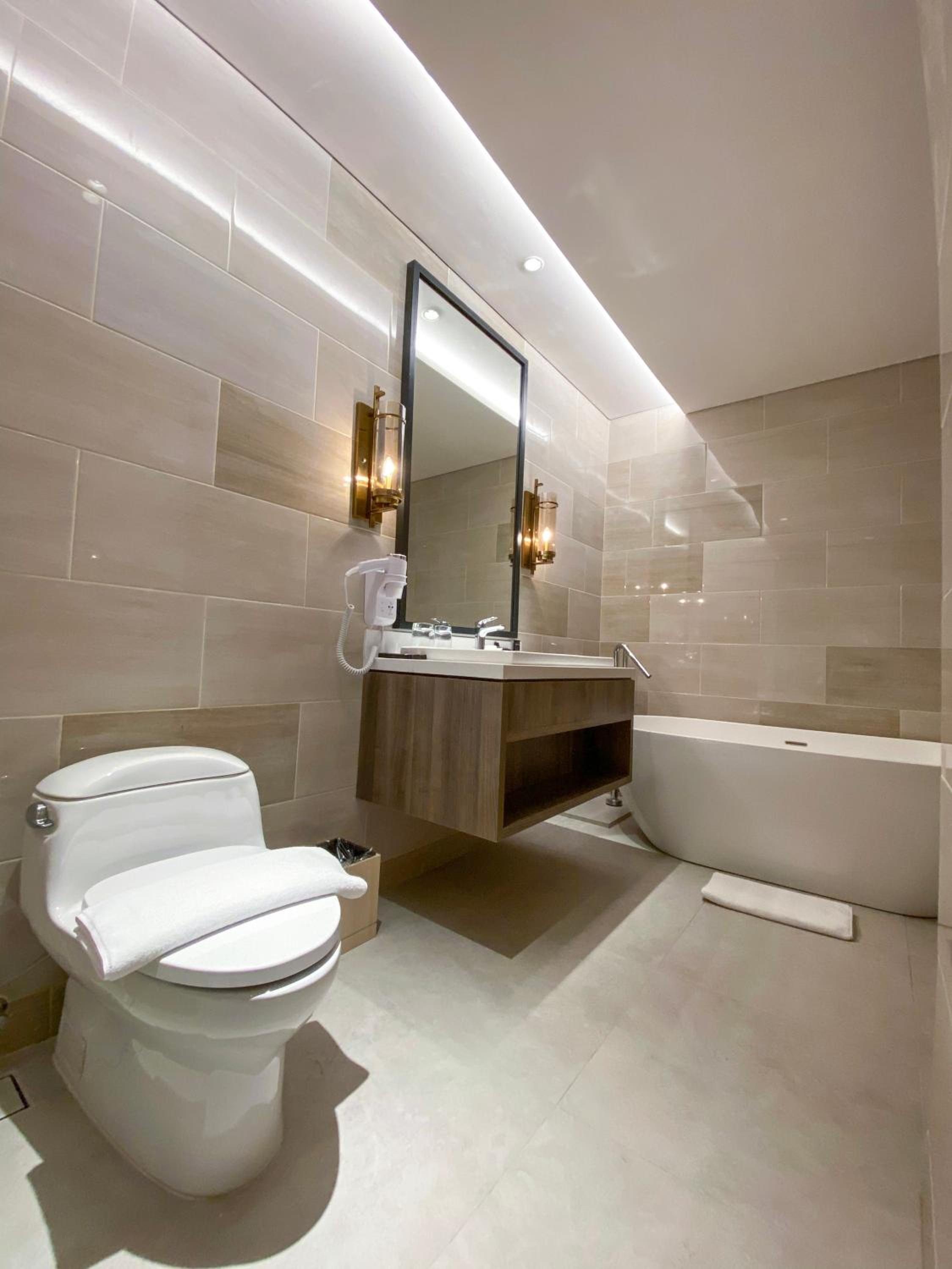 Suite - Photo 6