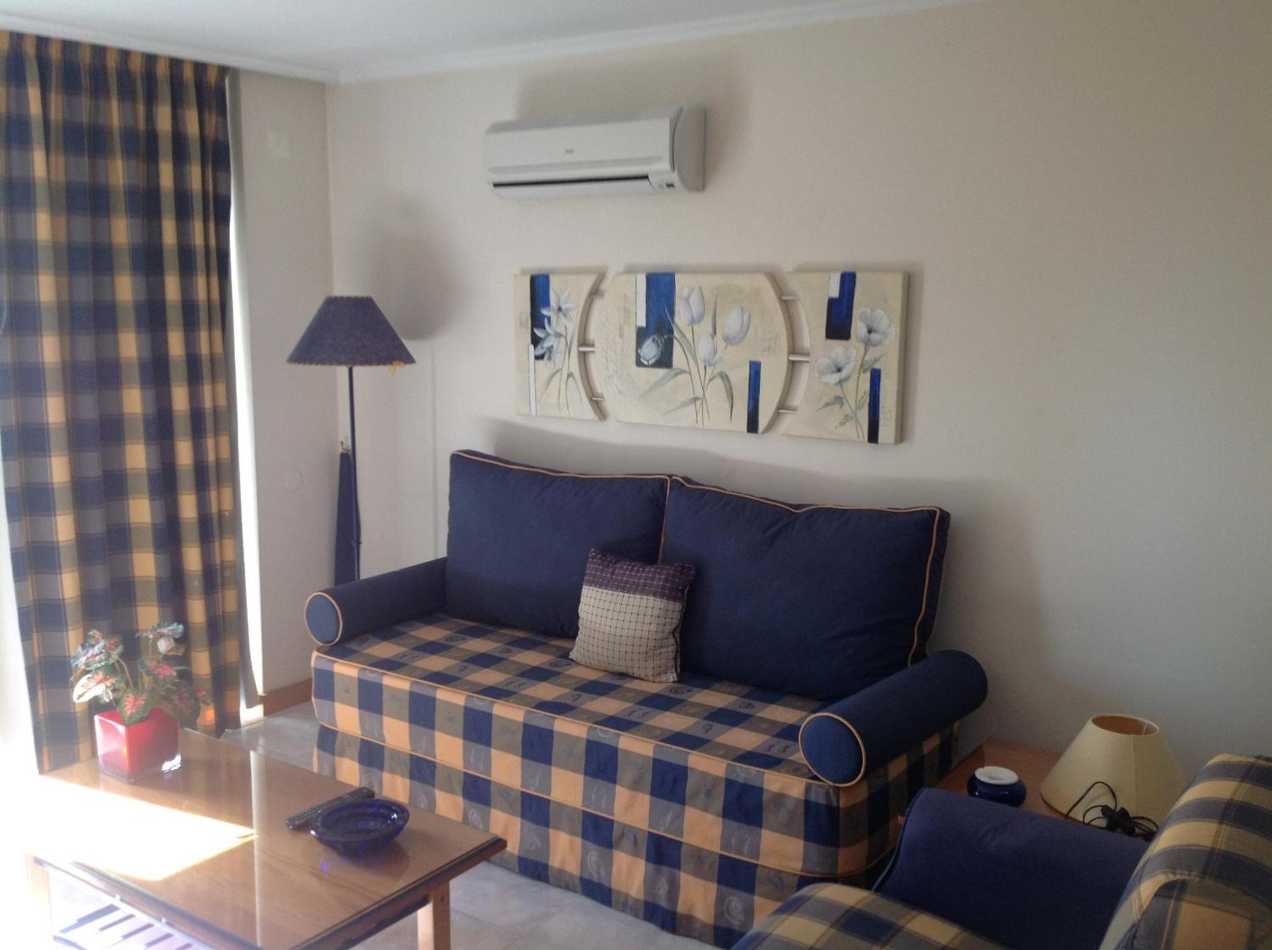 Superior Large One-Bedroom Apartment with Sea View - Photo 21