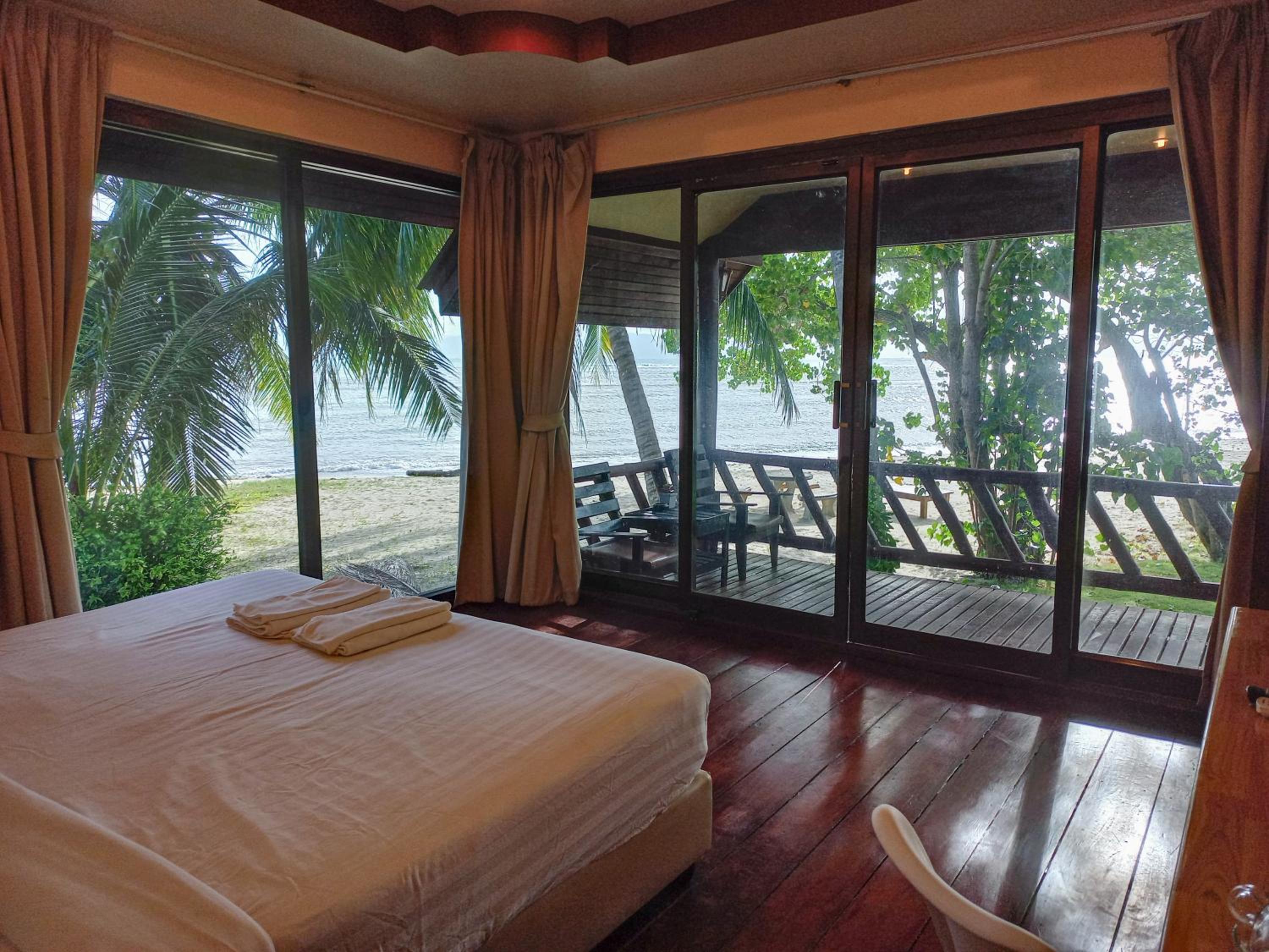 Bungalow - Beach Front photo 3