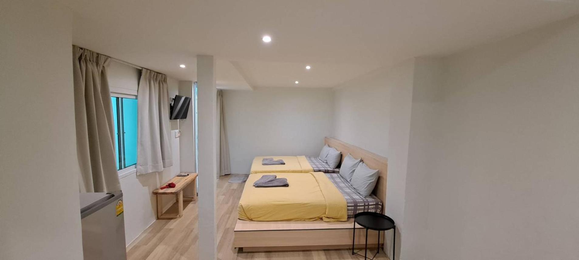Classic Quadruple Room - Photo 9