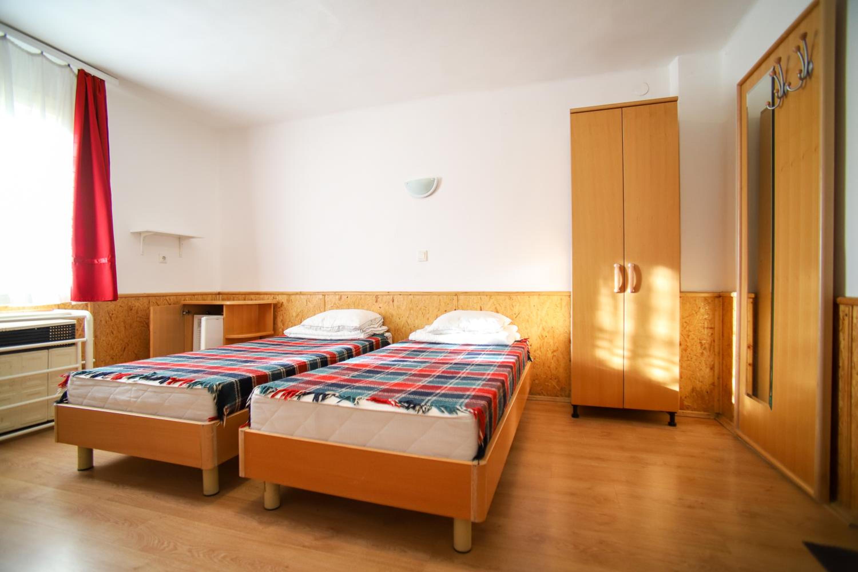 Quadruple Room - Photo 2