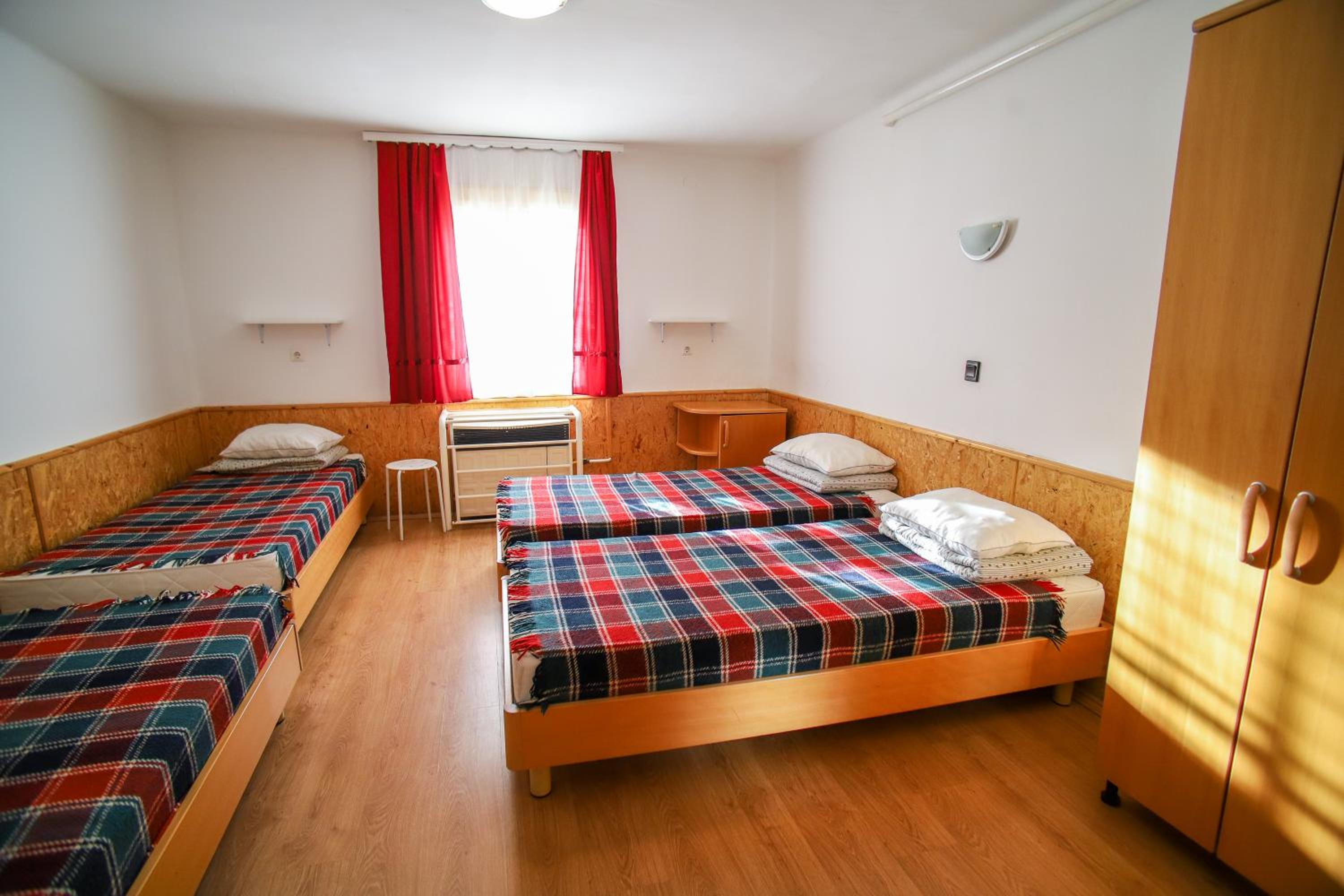 Quadruple Room - Photo 1