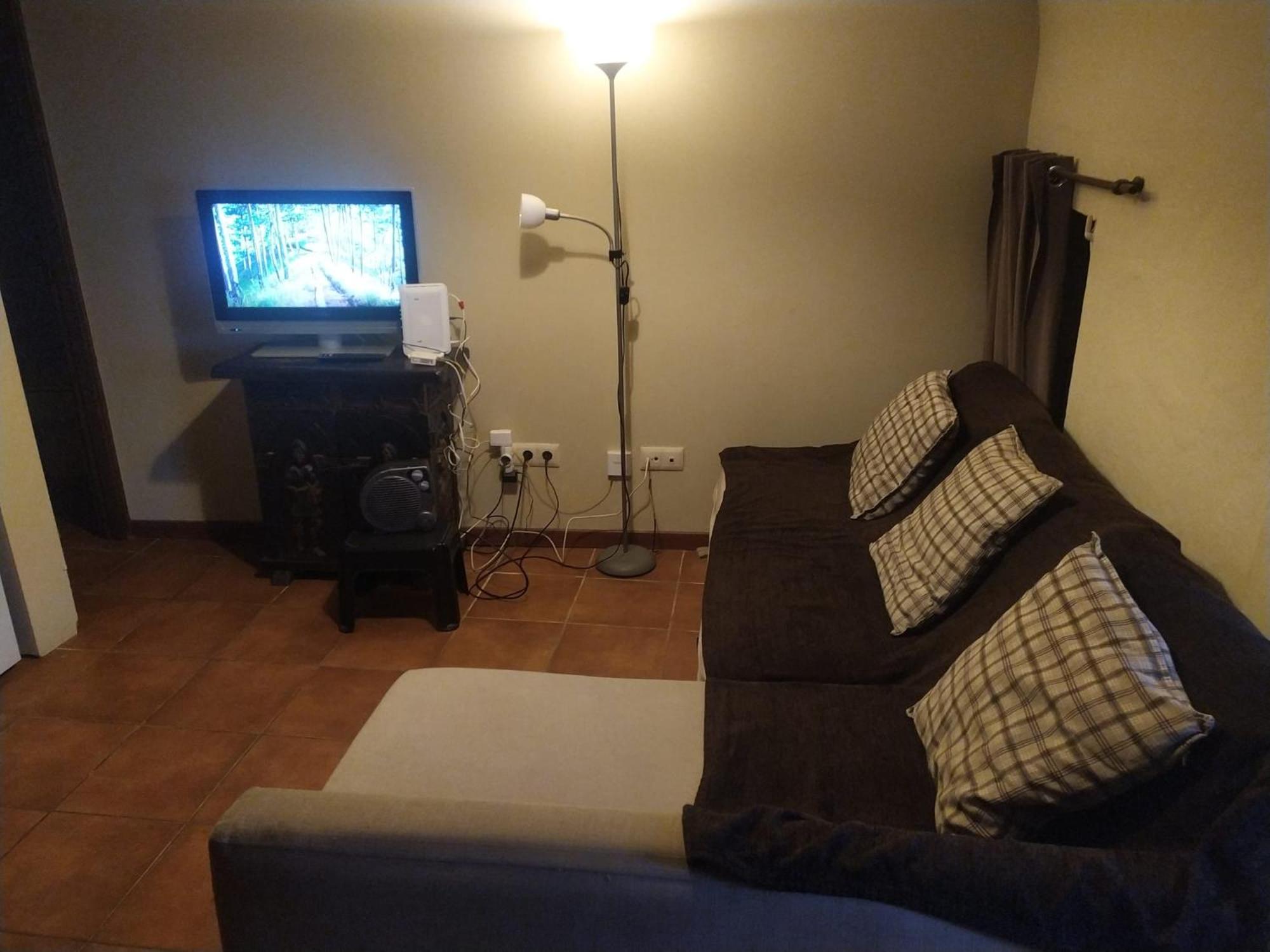 Three-Bedroom Townhouse - Photo 8