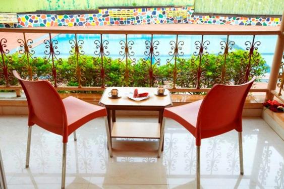 King Room with Pool View photo 2
