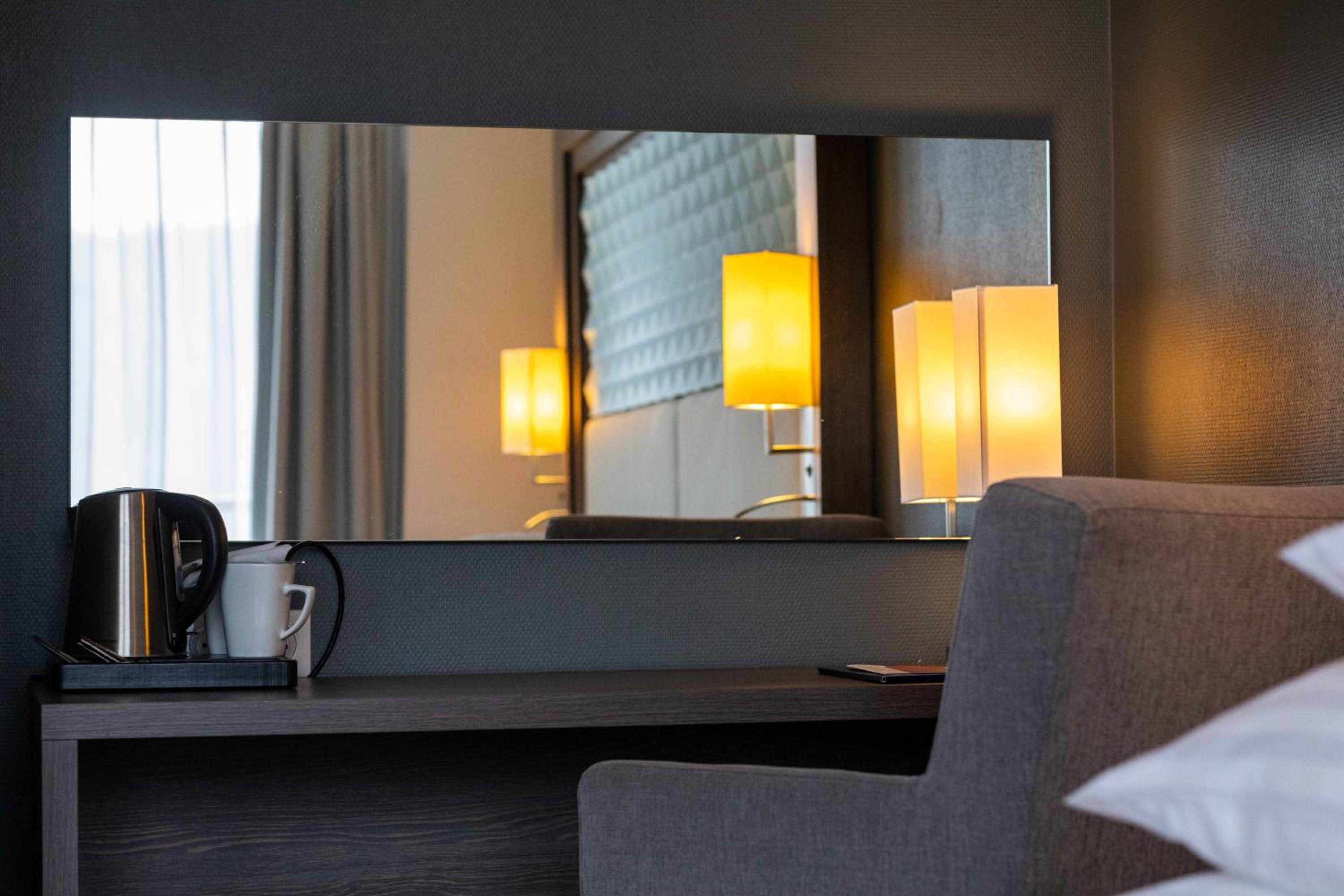 Deluxe Double Room with Balcony - Photo 2