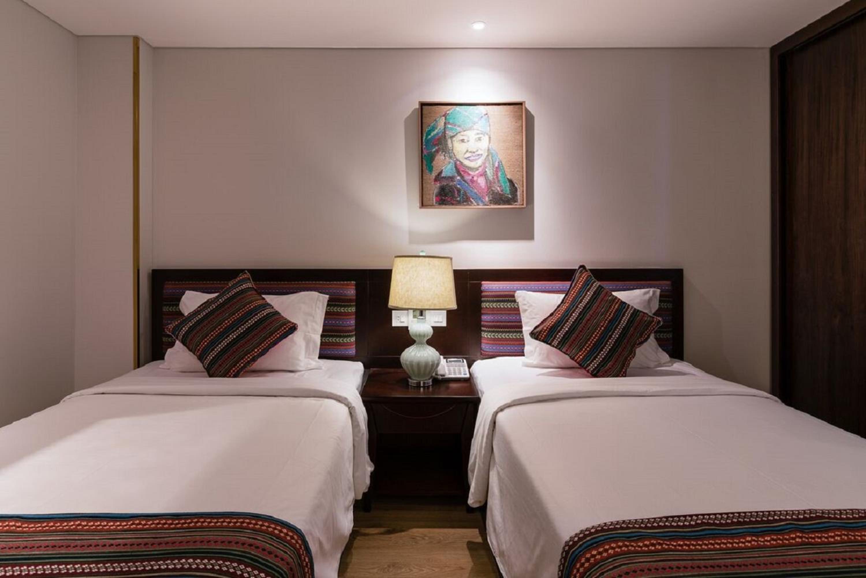 Superior Twin Room (No Window) + Afternoon Tea On Rooftop photo 2