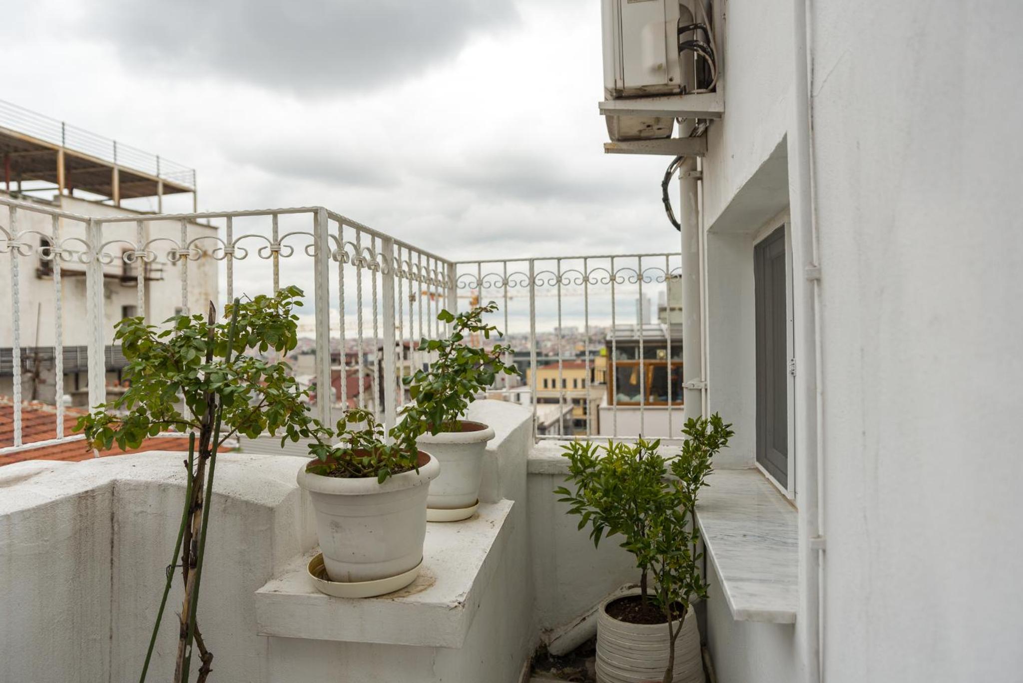 Deluxe Double Room with Balcony photo 3