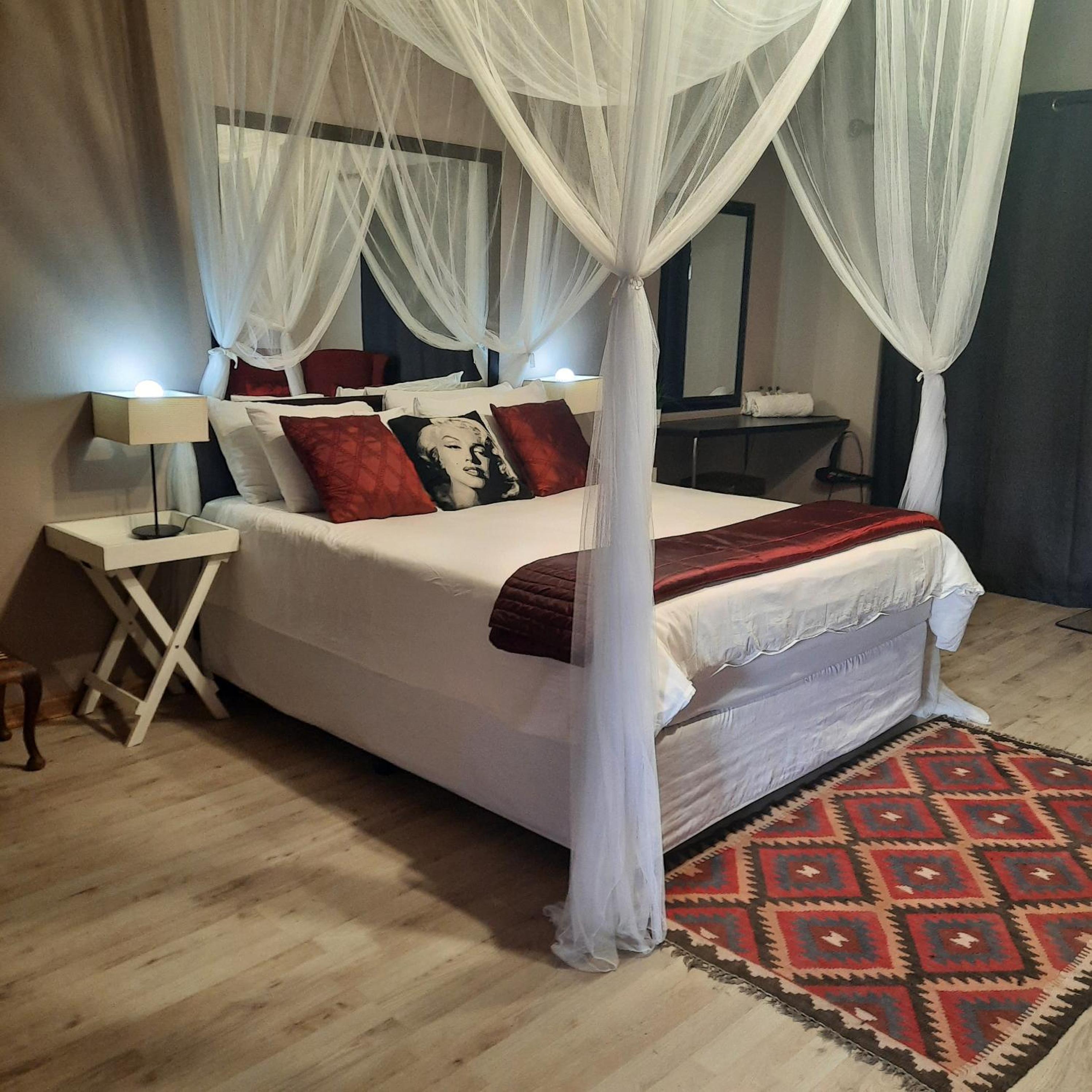 Double Room with Mountain View - Photo 6