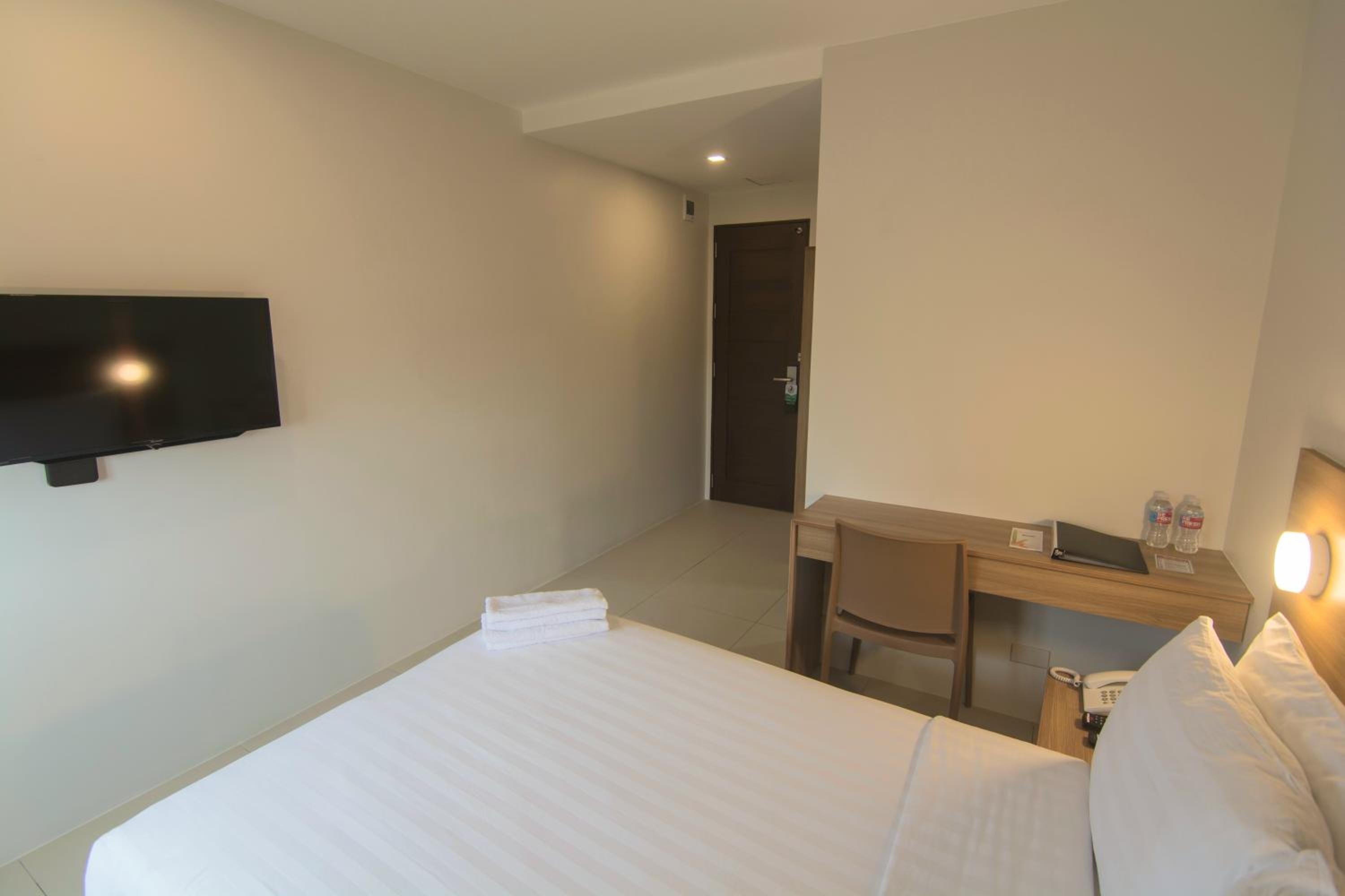 Standard Double or Twin Room - Photo 2