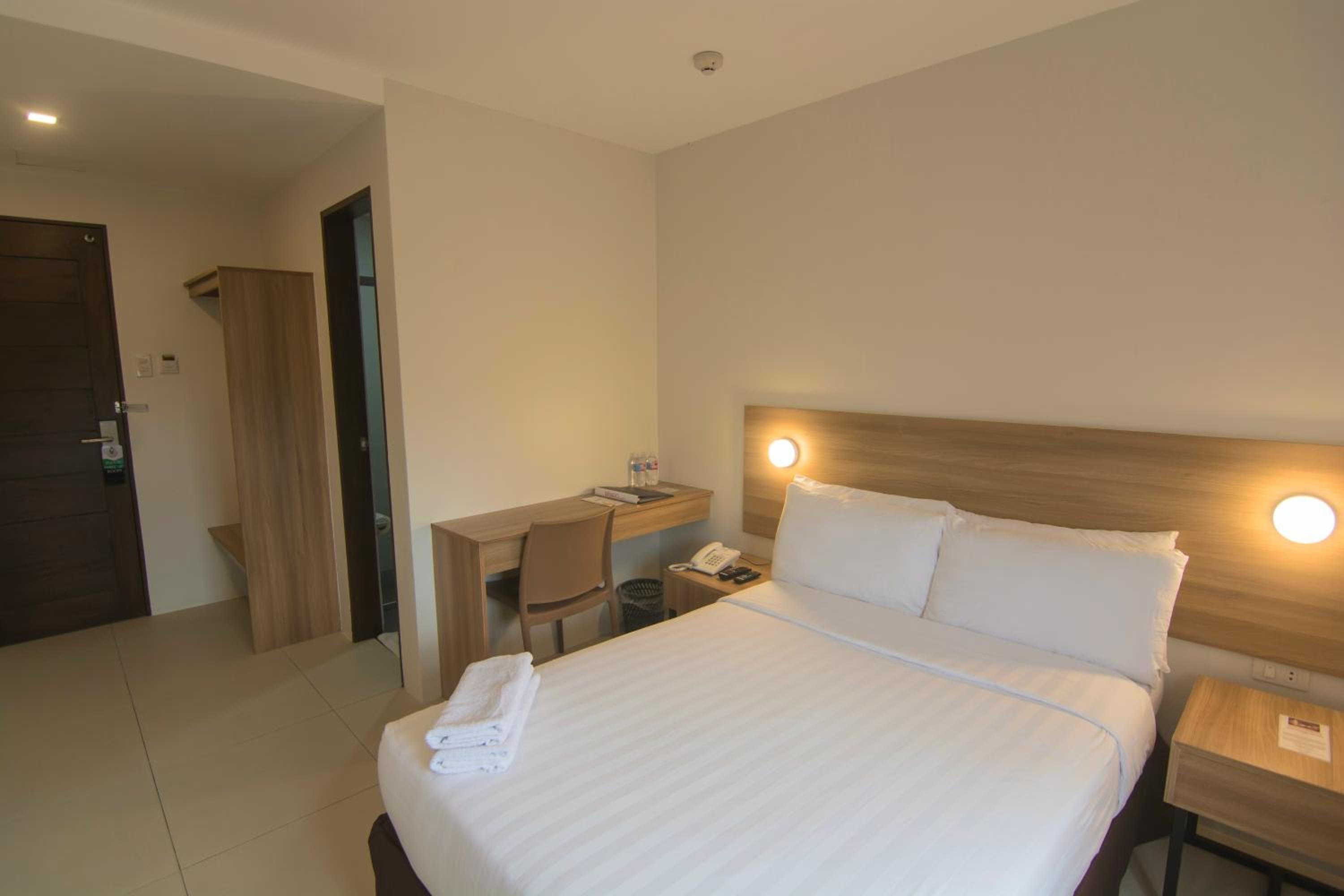 Standard Double or Twin Room - Photo 4