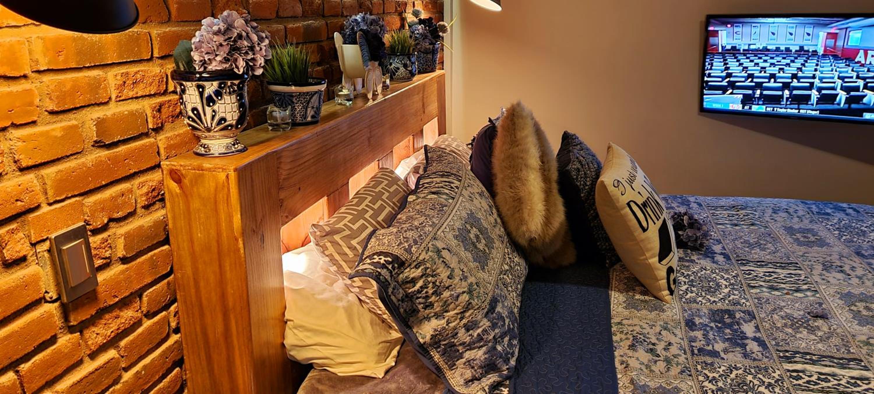 Two-Bedroom House - Photo 60