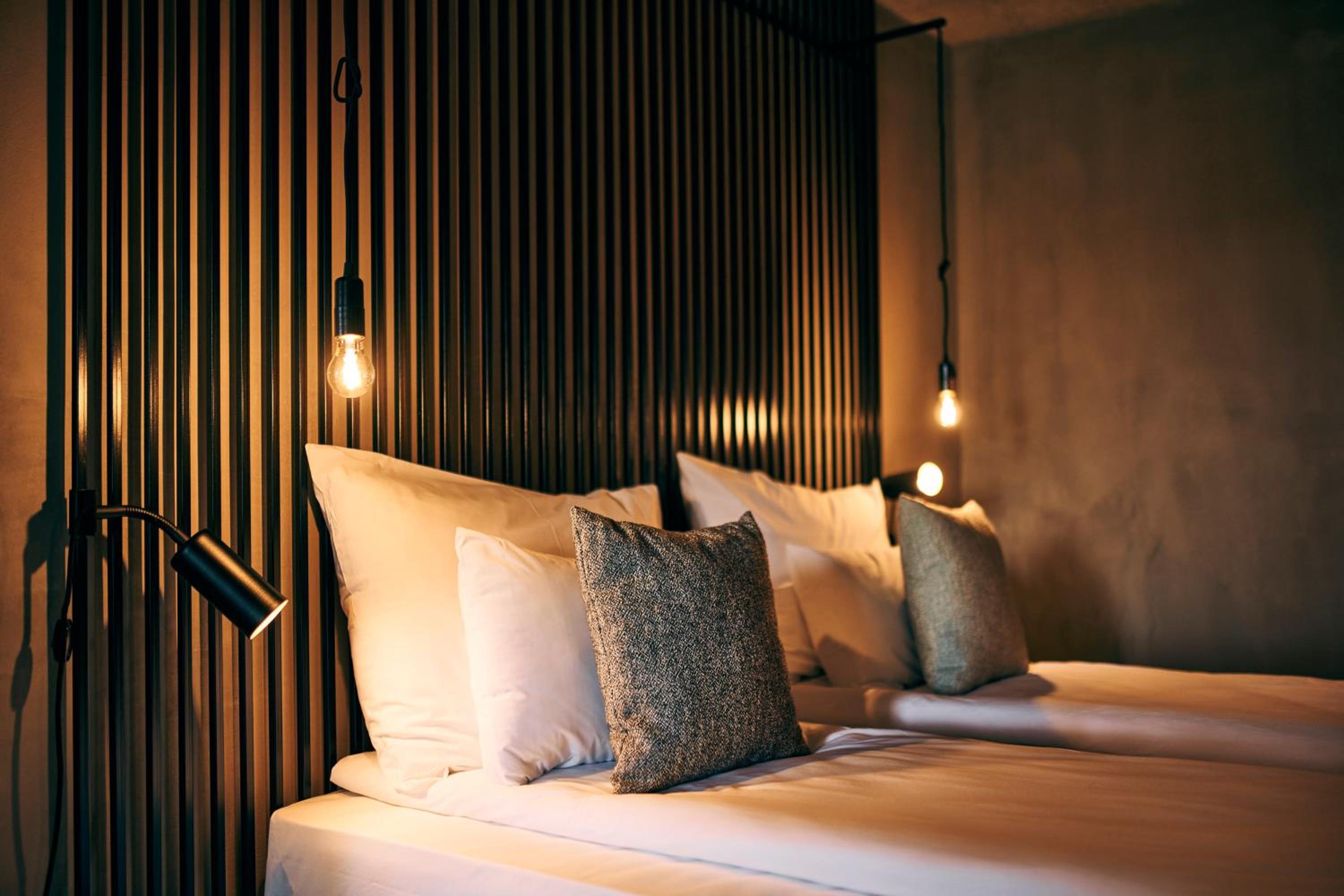 Double or Twin Room with Balcony - Photo 4