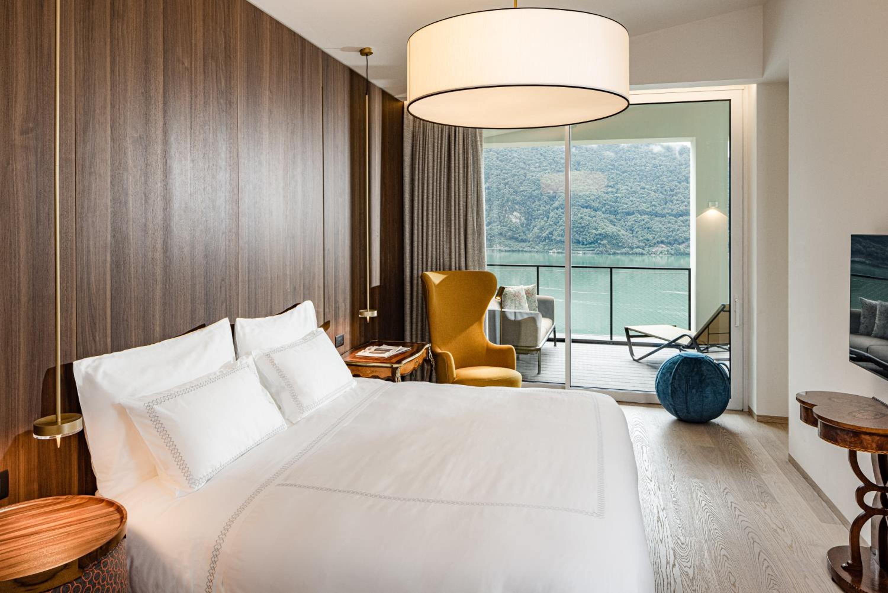 Two-Bedroom Suite with Lake View - Photo 1