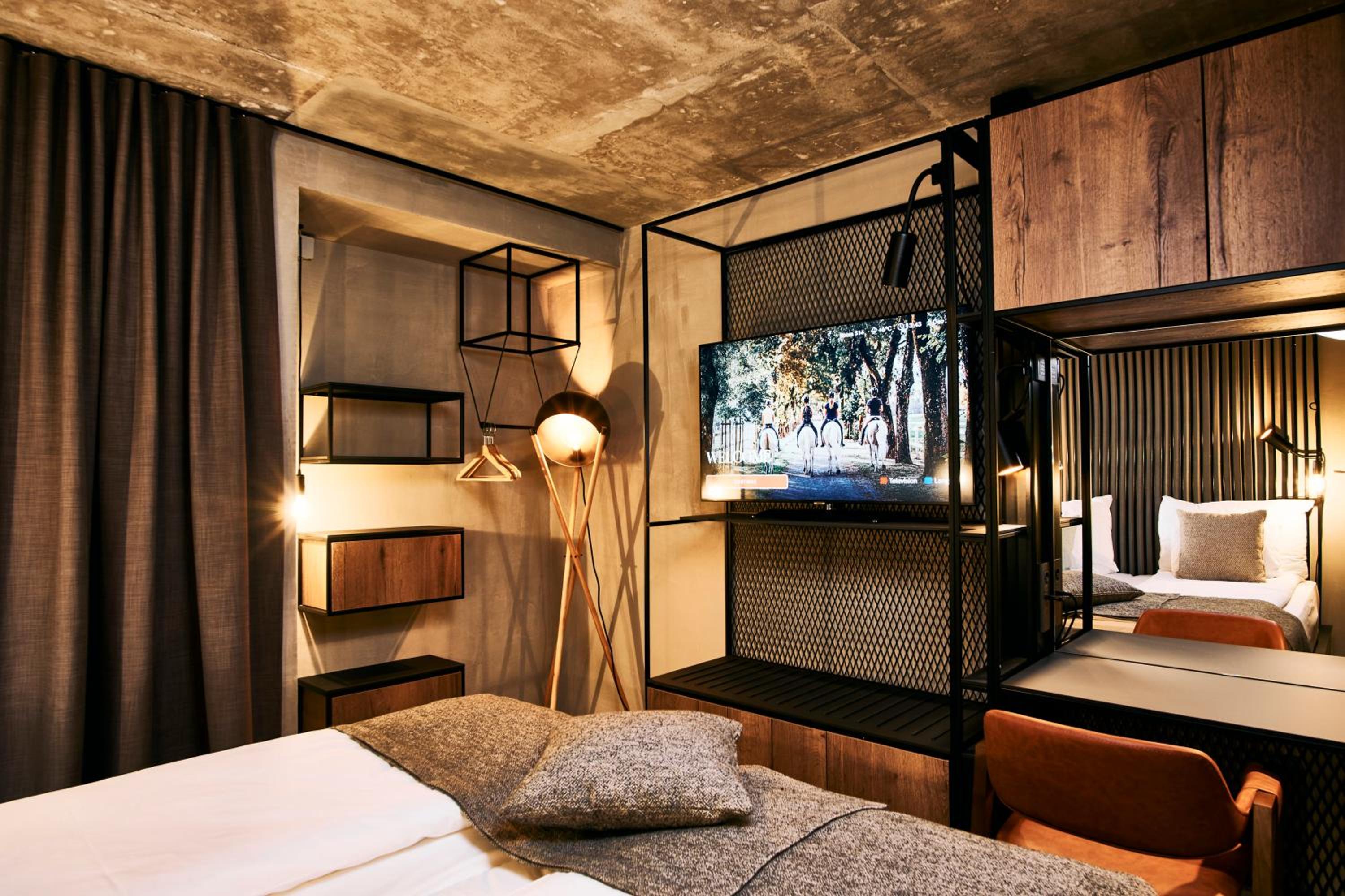 Comfort Double or Twin Room with Balcony - Photo 8