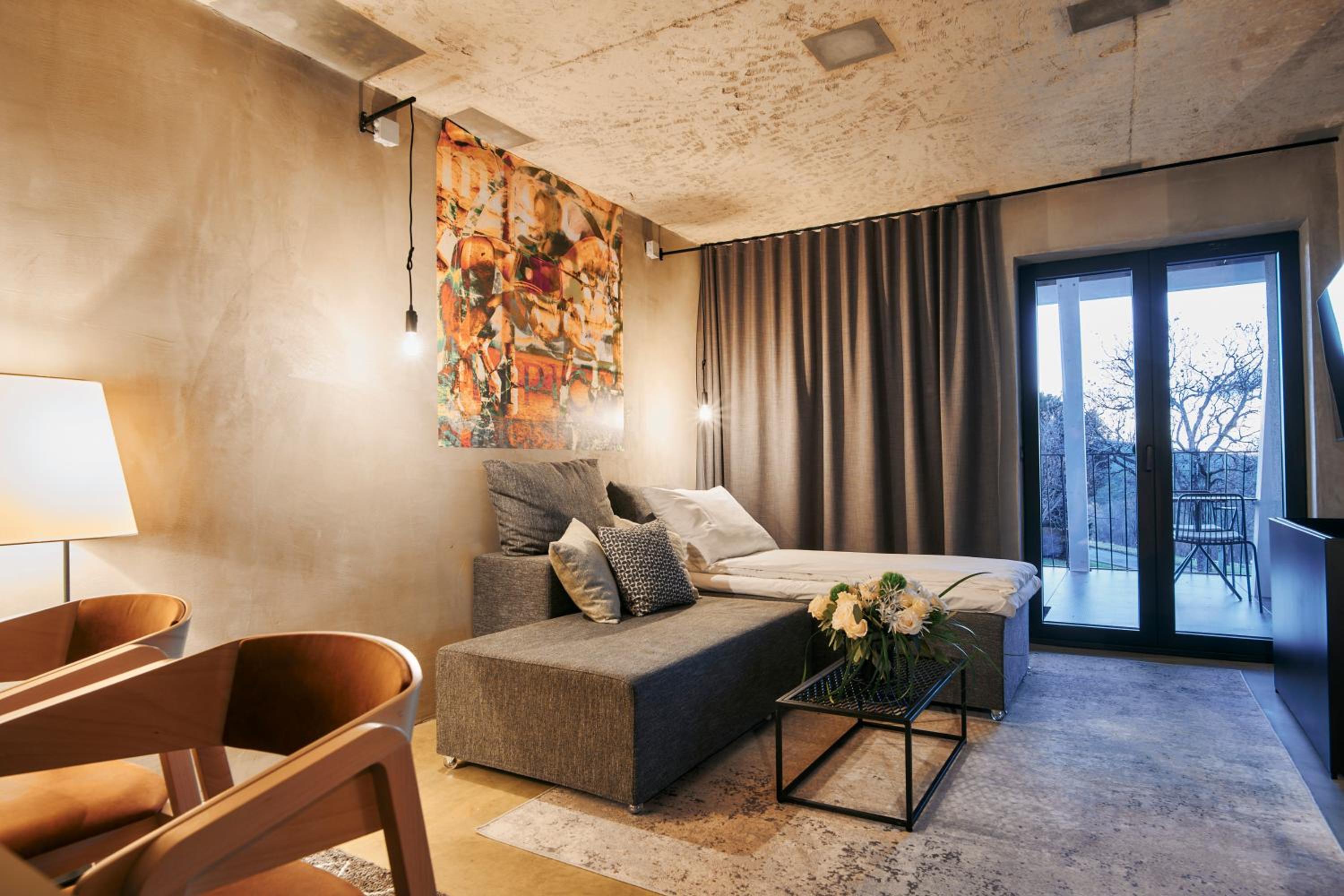 Suite with Balcony - Photo 1