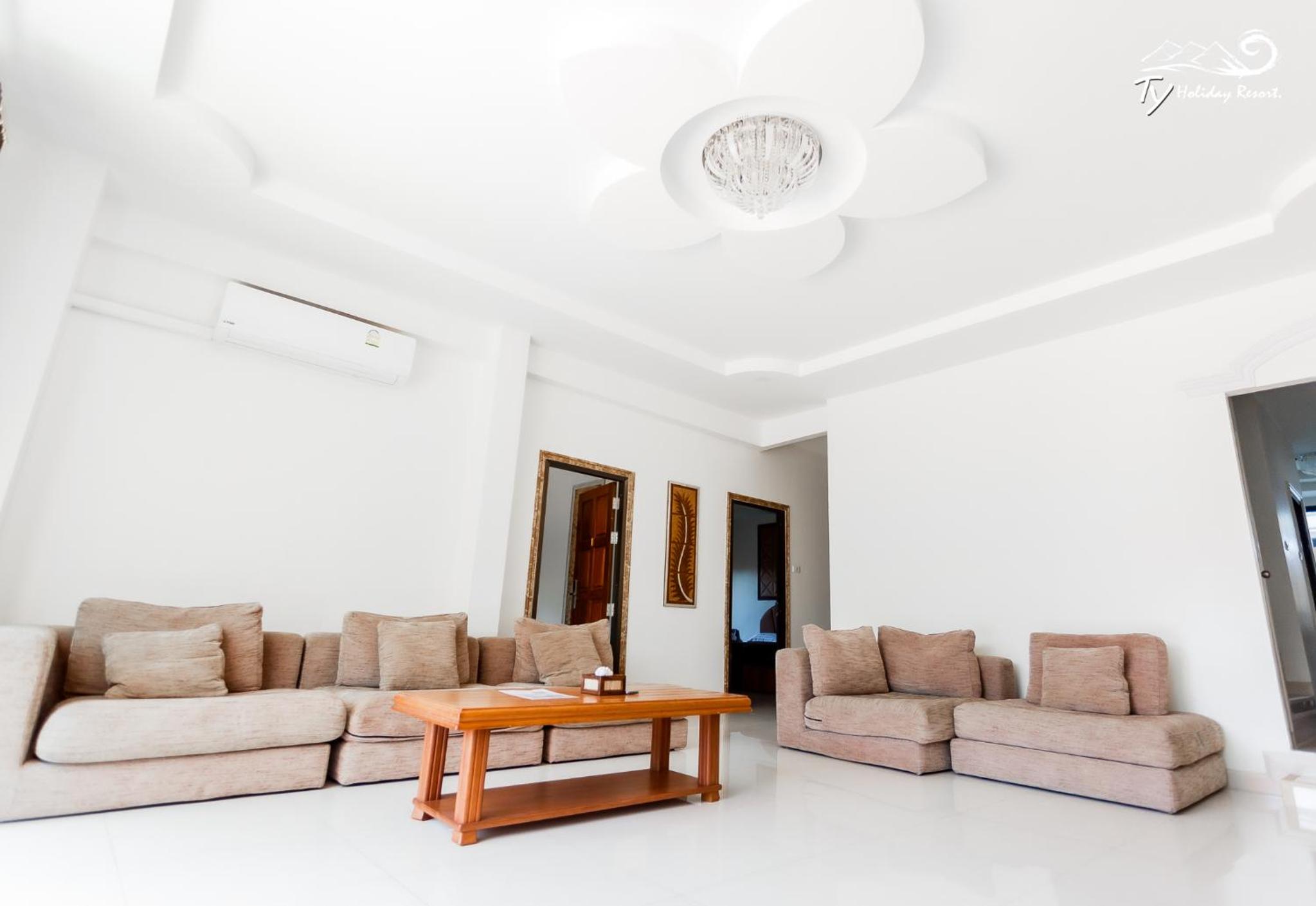 Thirteen-Bedroom Villa with Private Pooll 237 - Photo 1