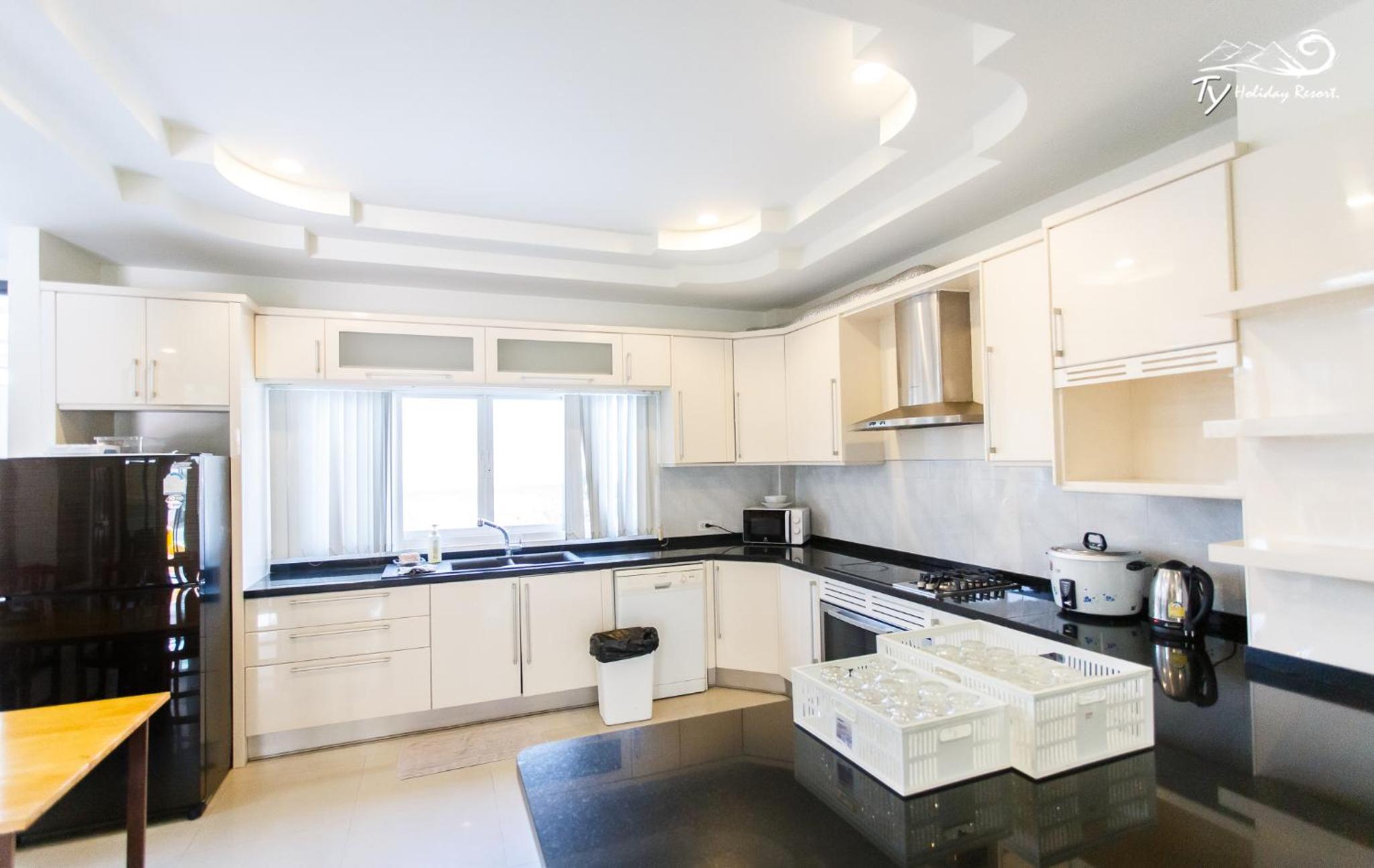 Thirteen-Bedroom Villa with Private Pooll 237 - Photo 20