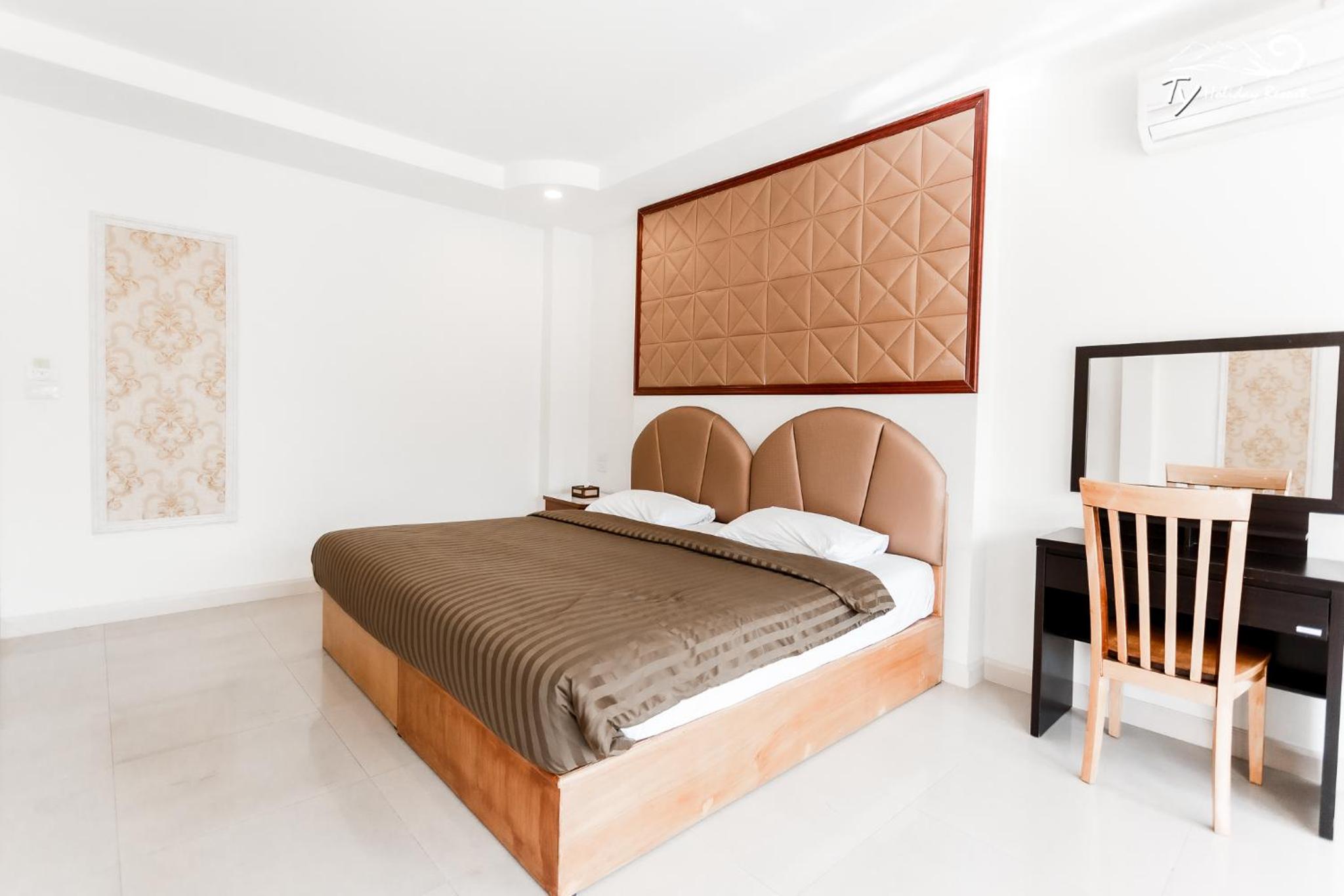 Thirteen-Bedroom Villa with Private Pooll 237 - Photo 22