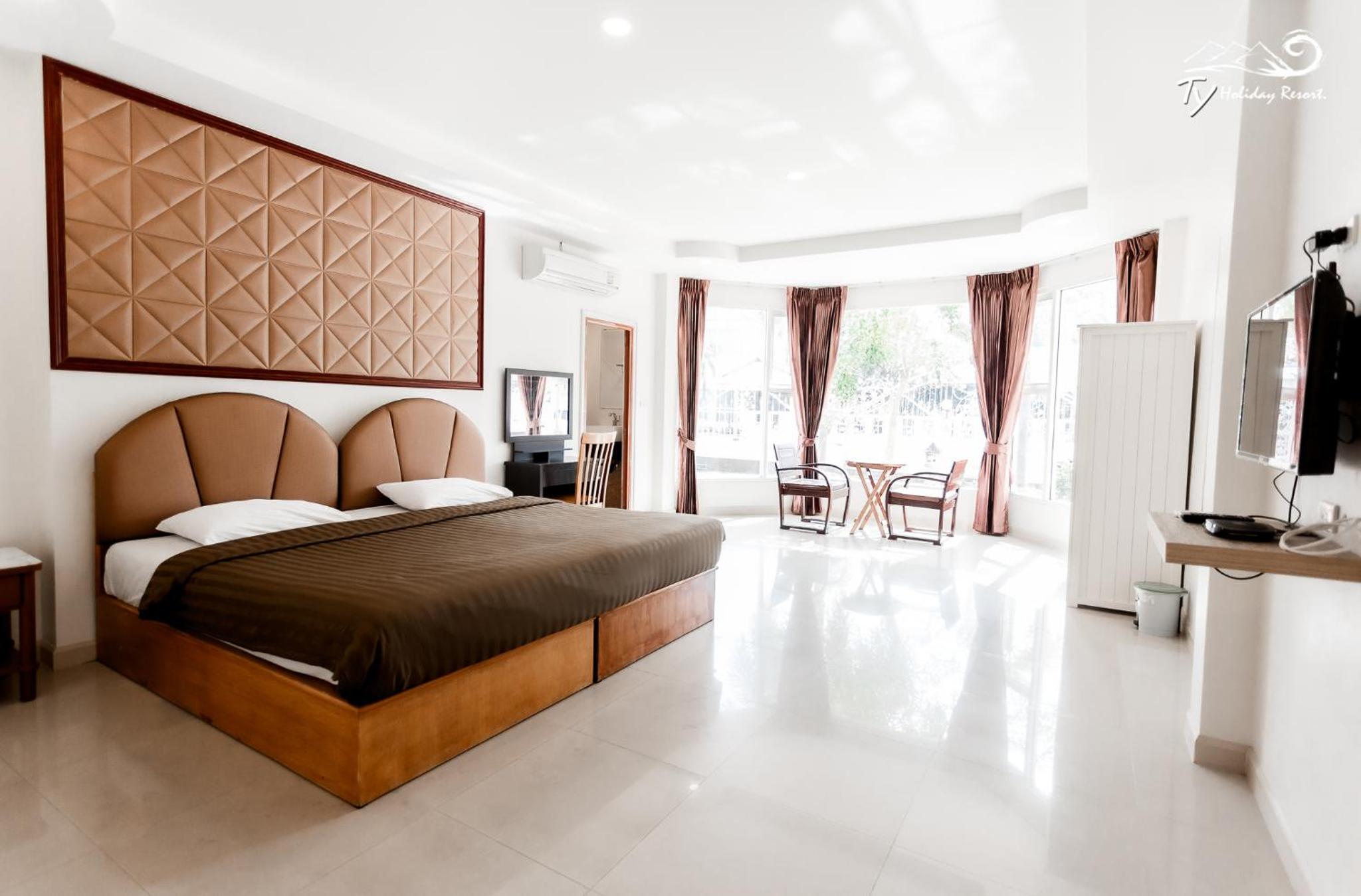 Thirteen-Bedroom Villa with Private Pooll 237 - Photo 12