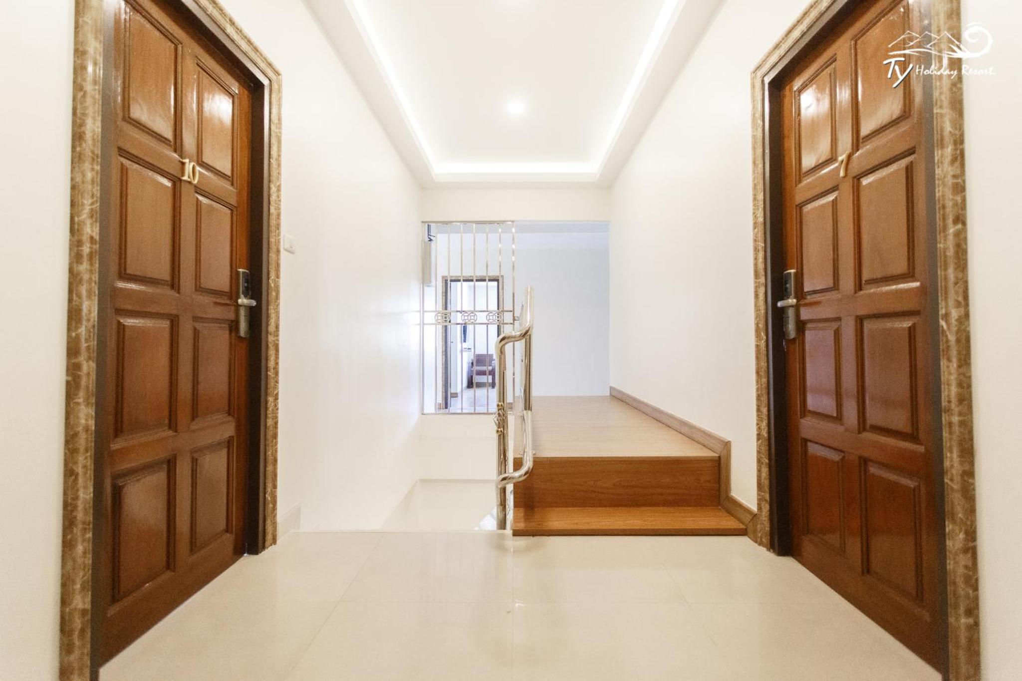 Thirteen-Bedroom Villa with Private Pooll 237 - Photo 17