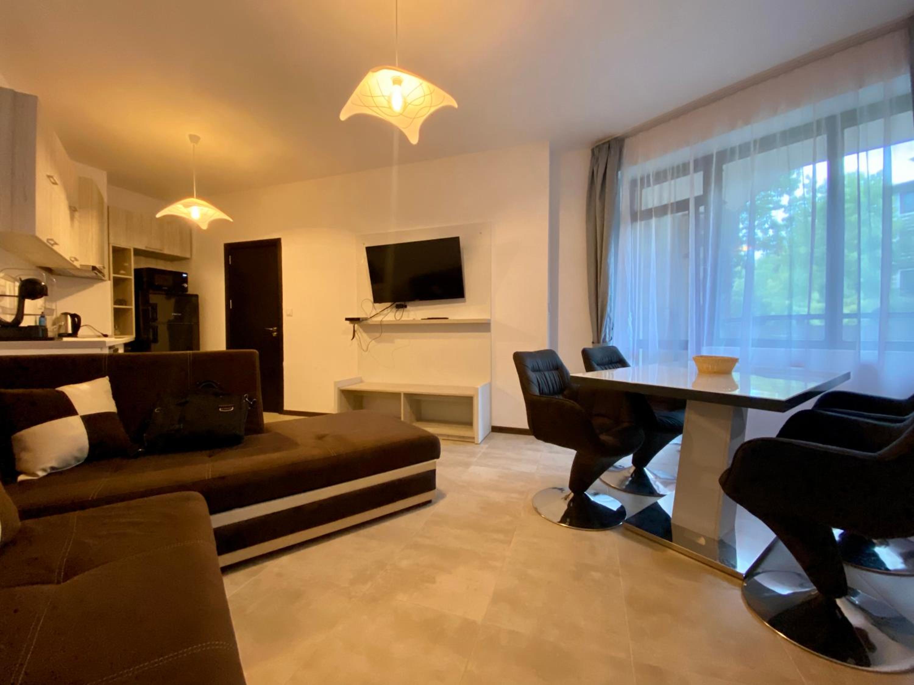 Apartment with Garden View