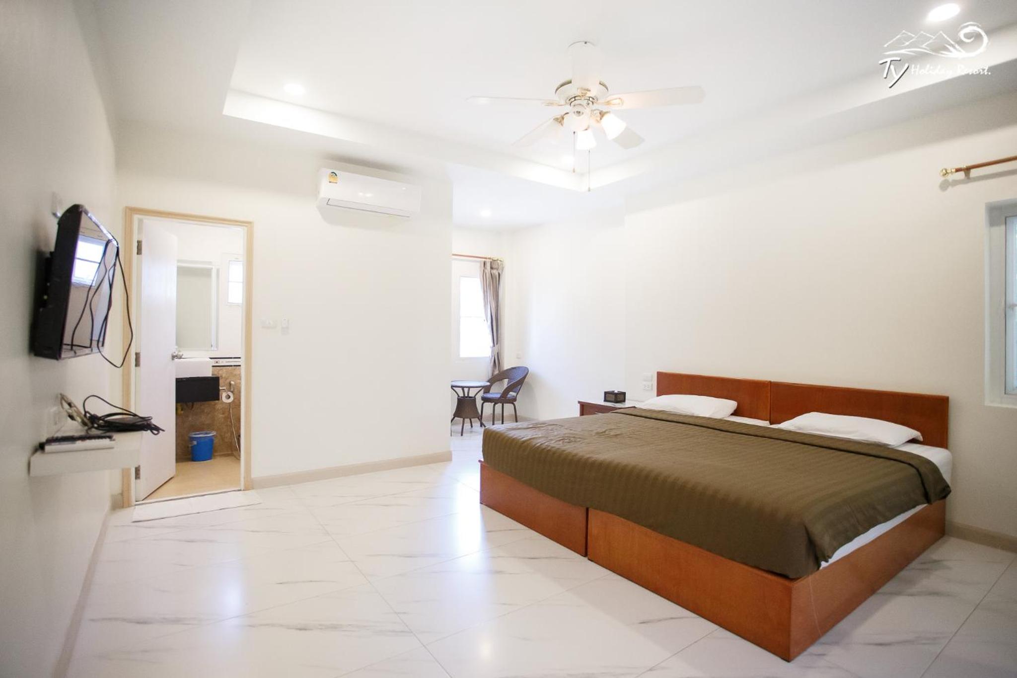 Nine-Bedroom Villa with Private Pool 227 - Photo 11