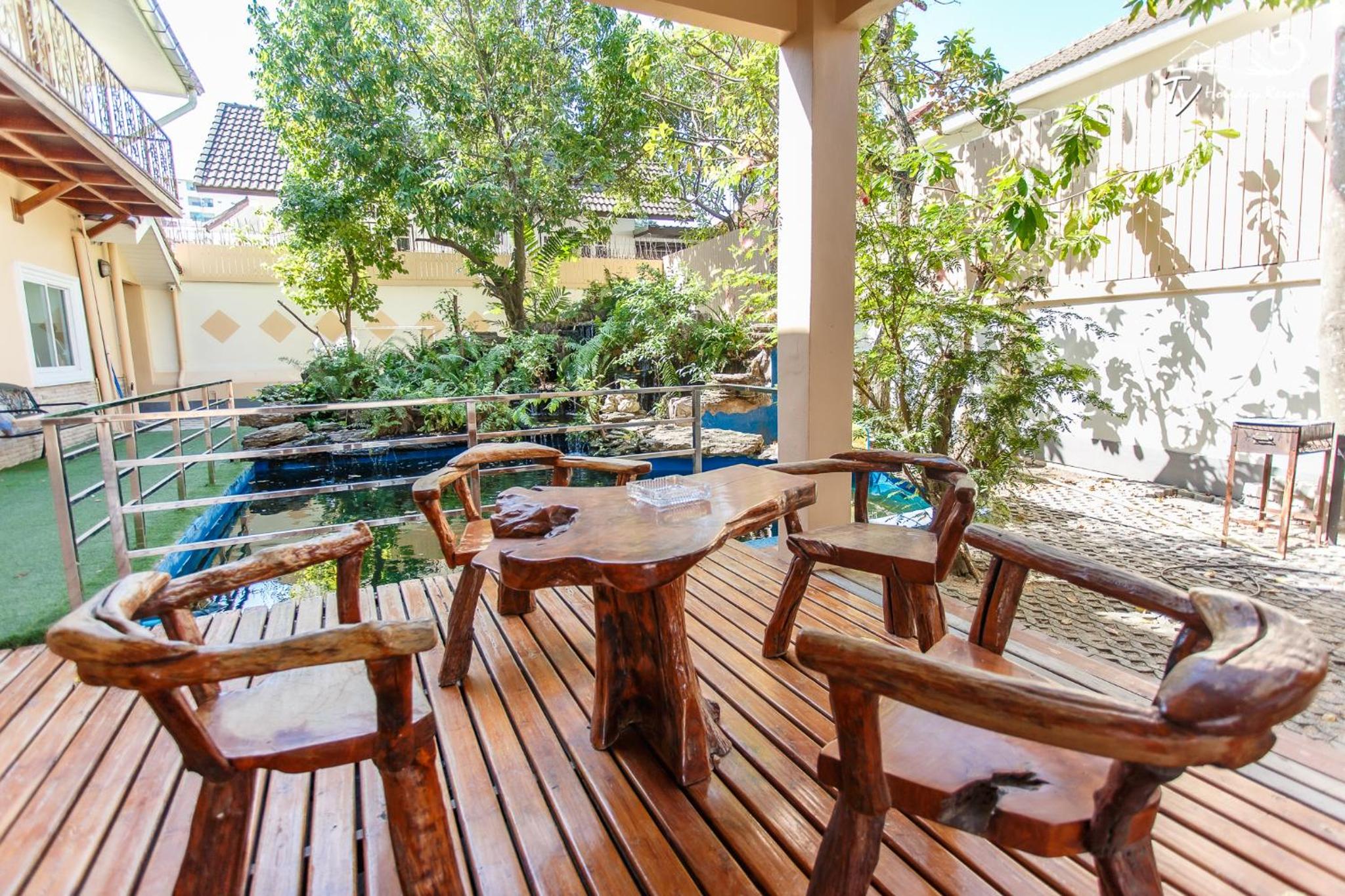 Nine-Bedroom Villa with Private Pool 227 - Photo 5