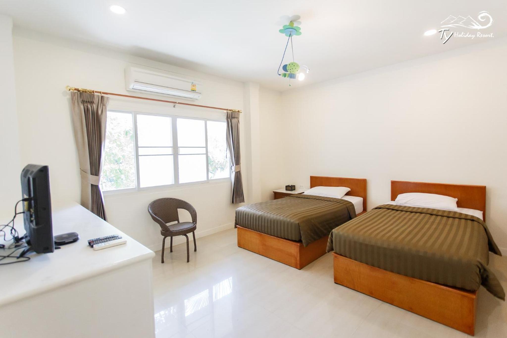 Nine-Bedroom Villa with Private Pool 227 - Photo 9