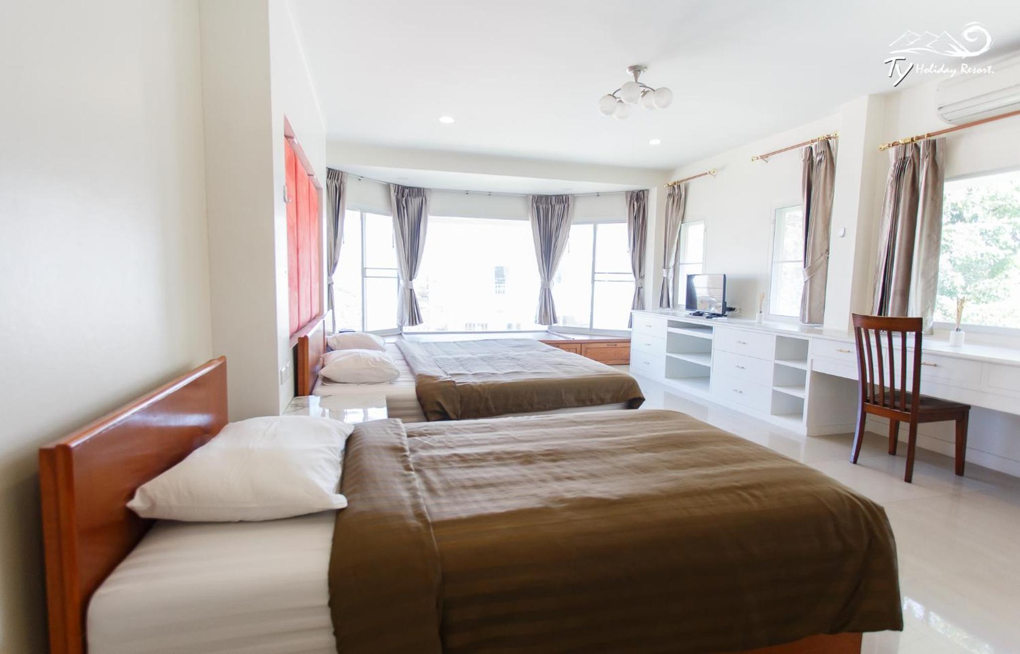Nine-Bedroom Villa with Private Pool 227 - Photo 1