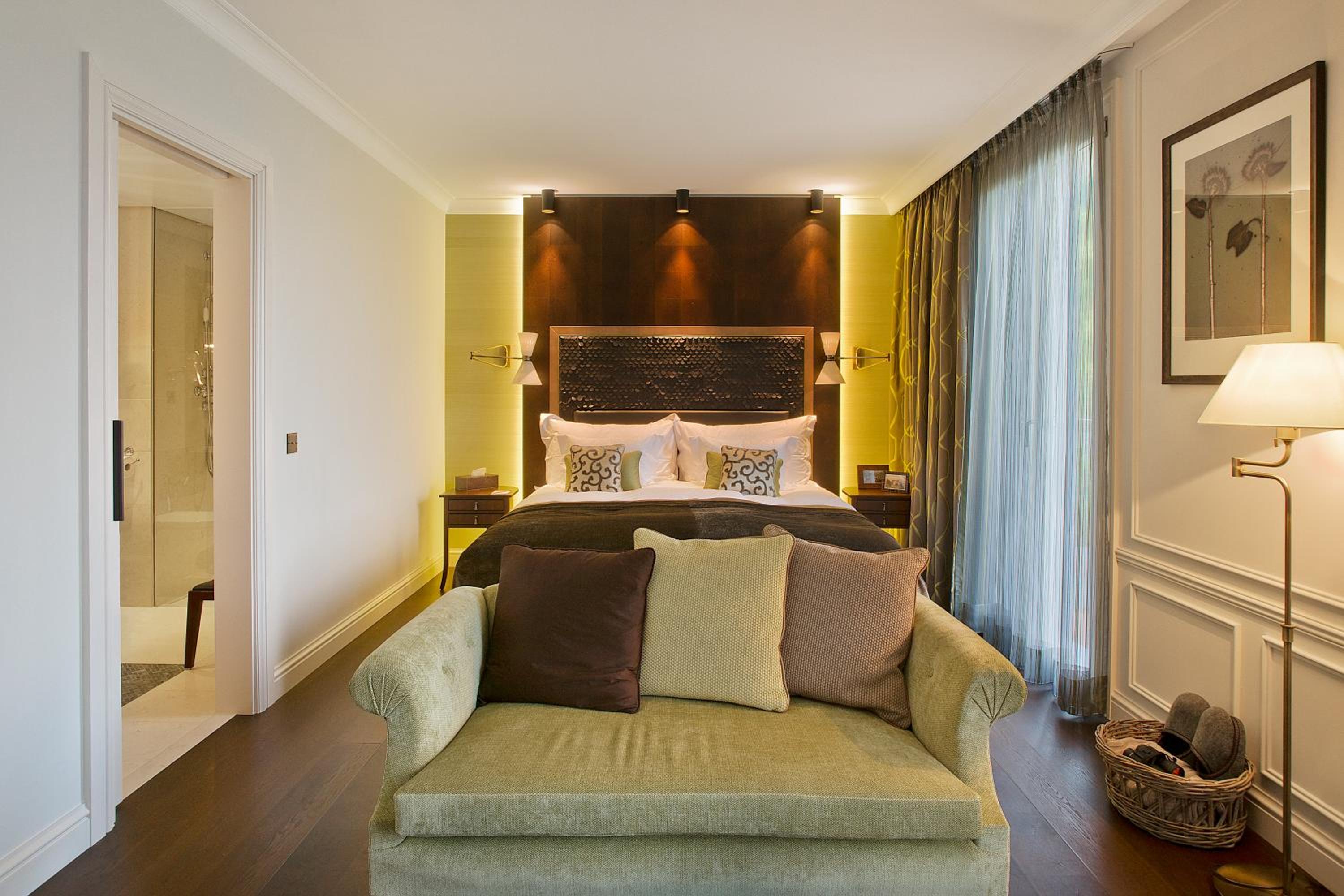 Junior Suite with Lake View