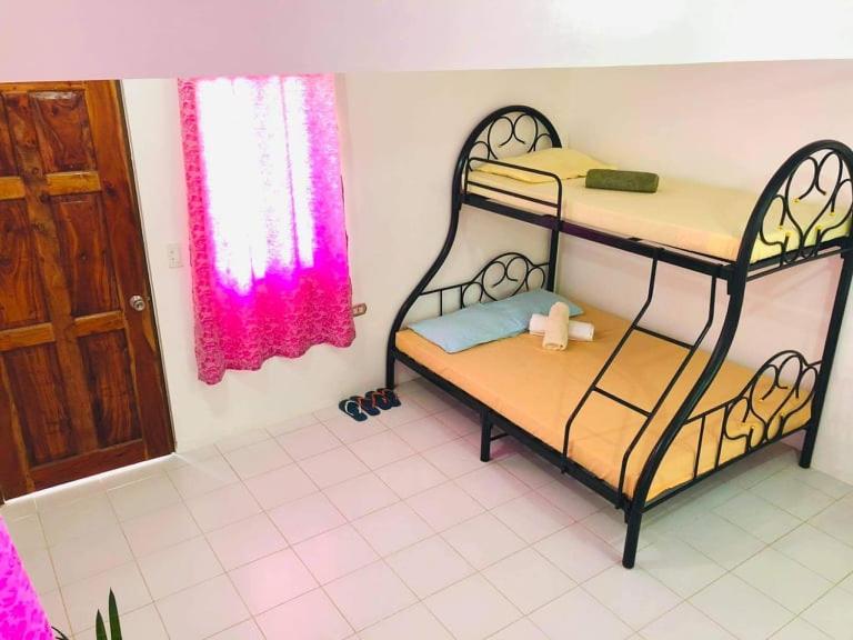 Family Room with Private Bathroom - Photo 15