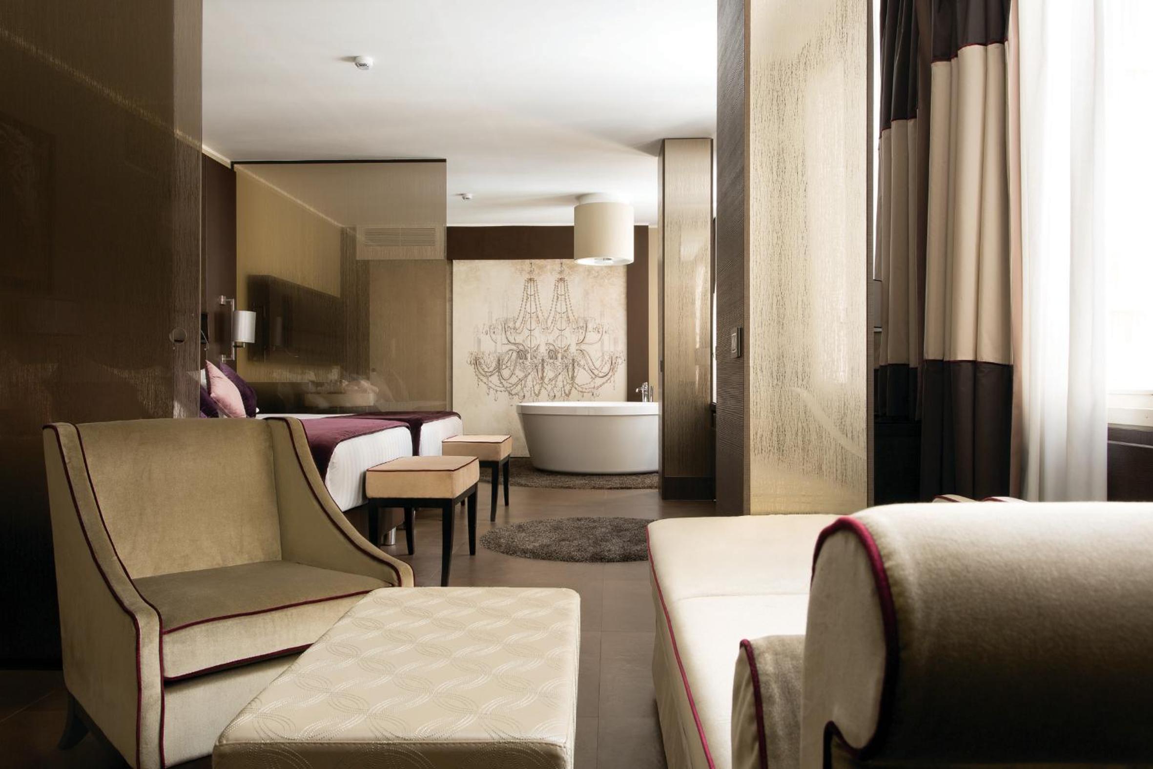 Suite with Spa Bath