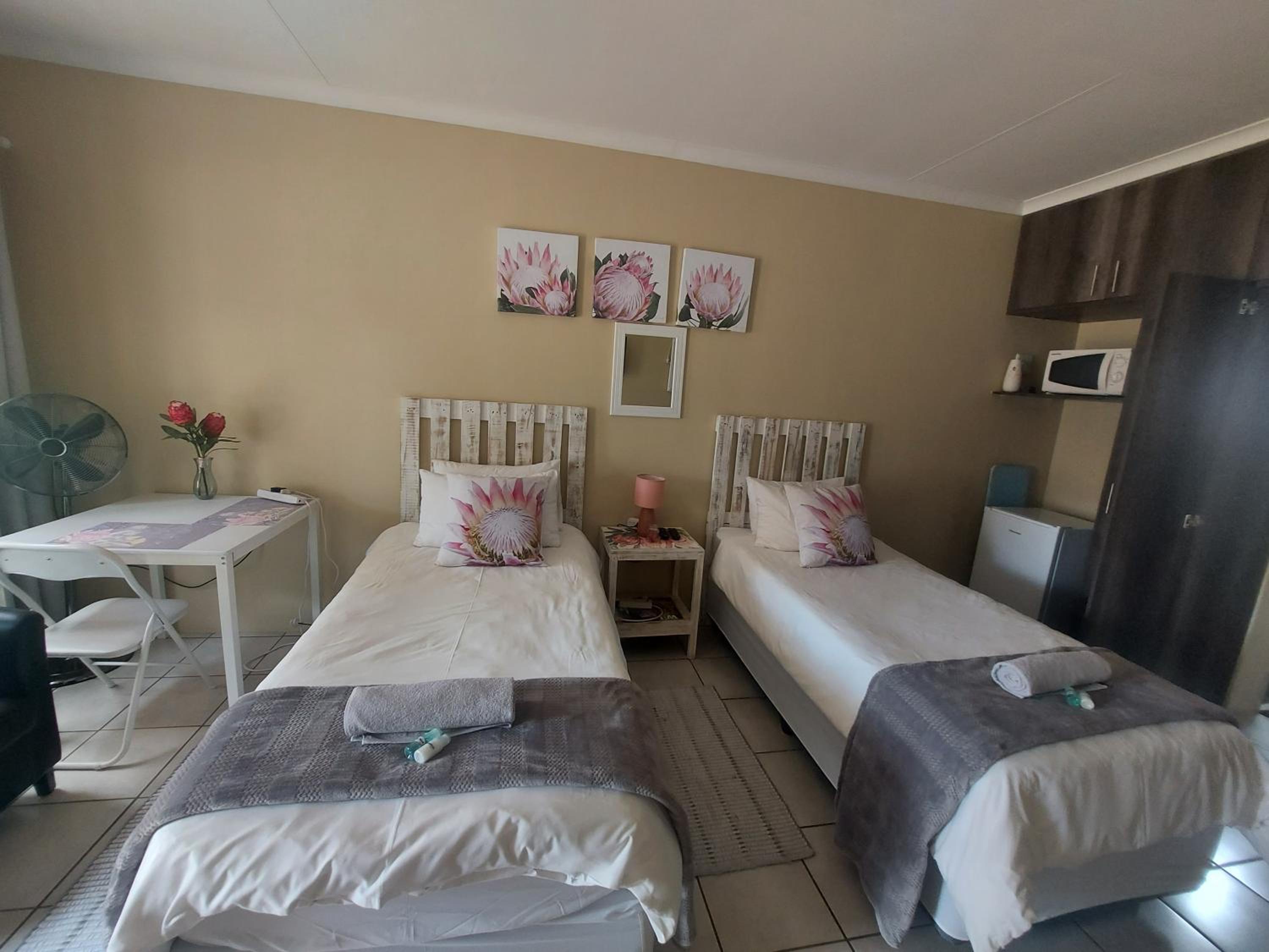 Standard Twin Room photo 1