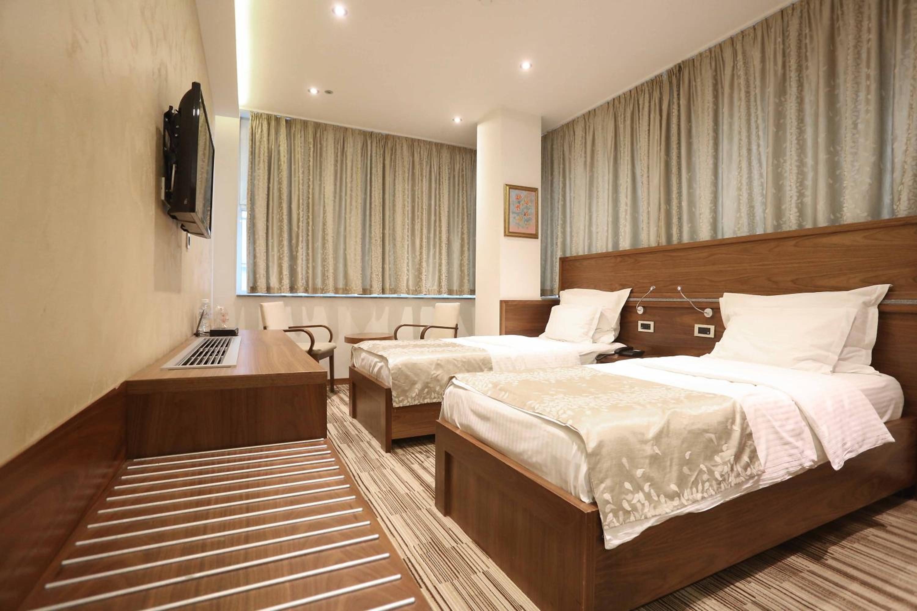 Superior Twin Room - Photo 9