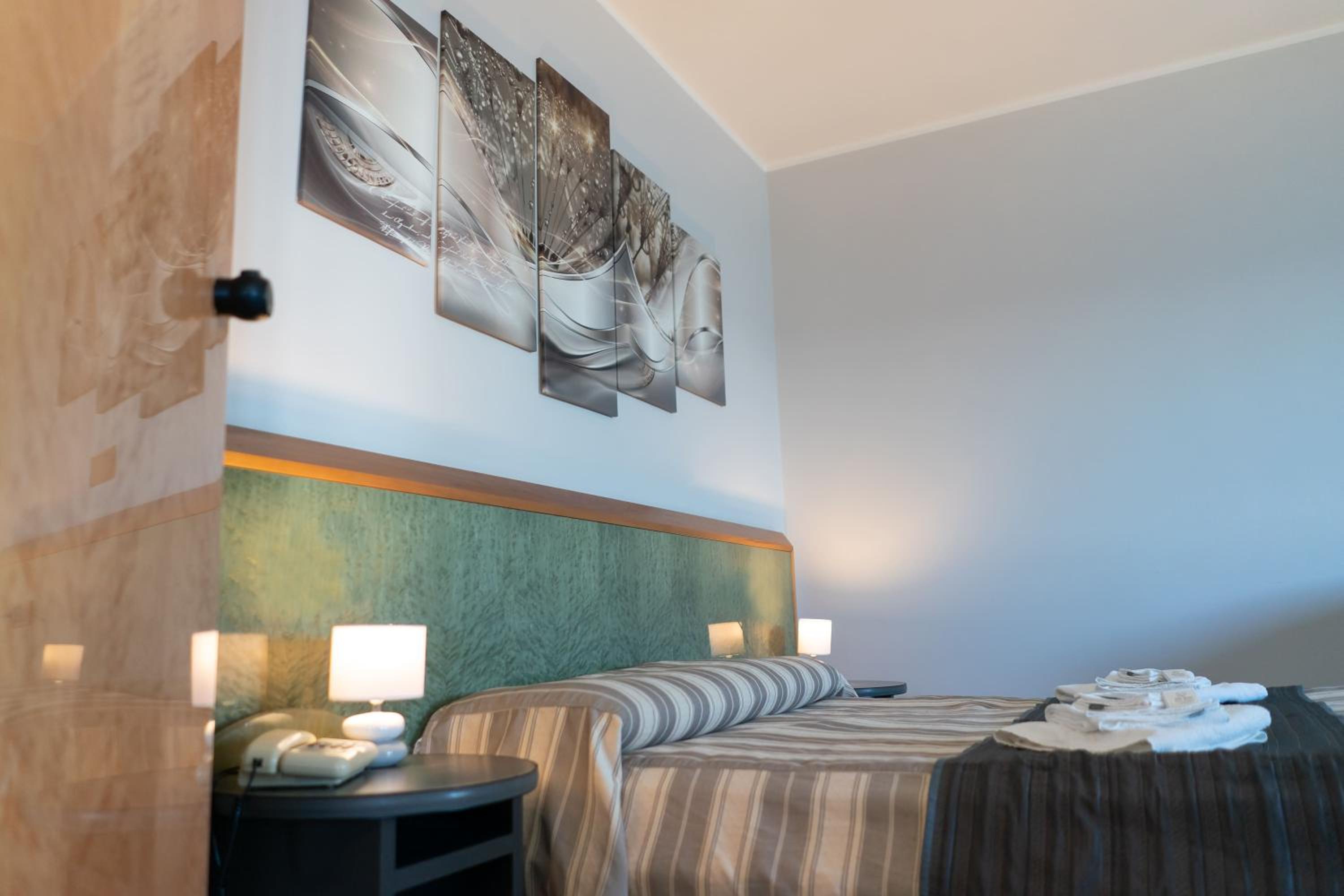 Double or Twin Room - Photo 2