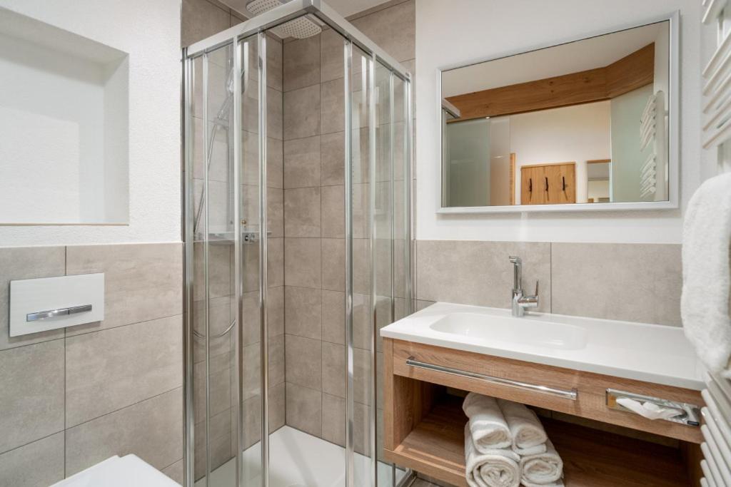 Standard Twin Room - Photo 2