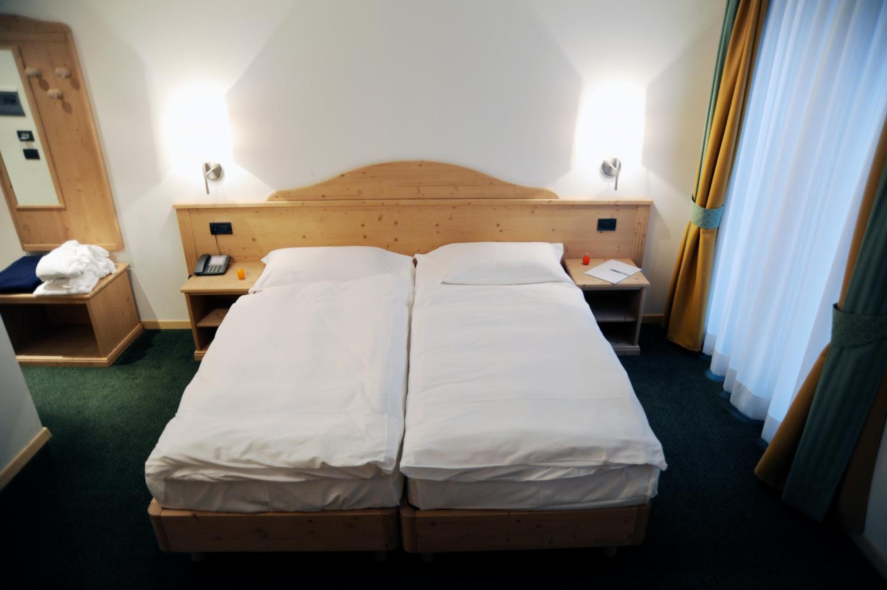 Triple Room with Spa Access - Photo 6
