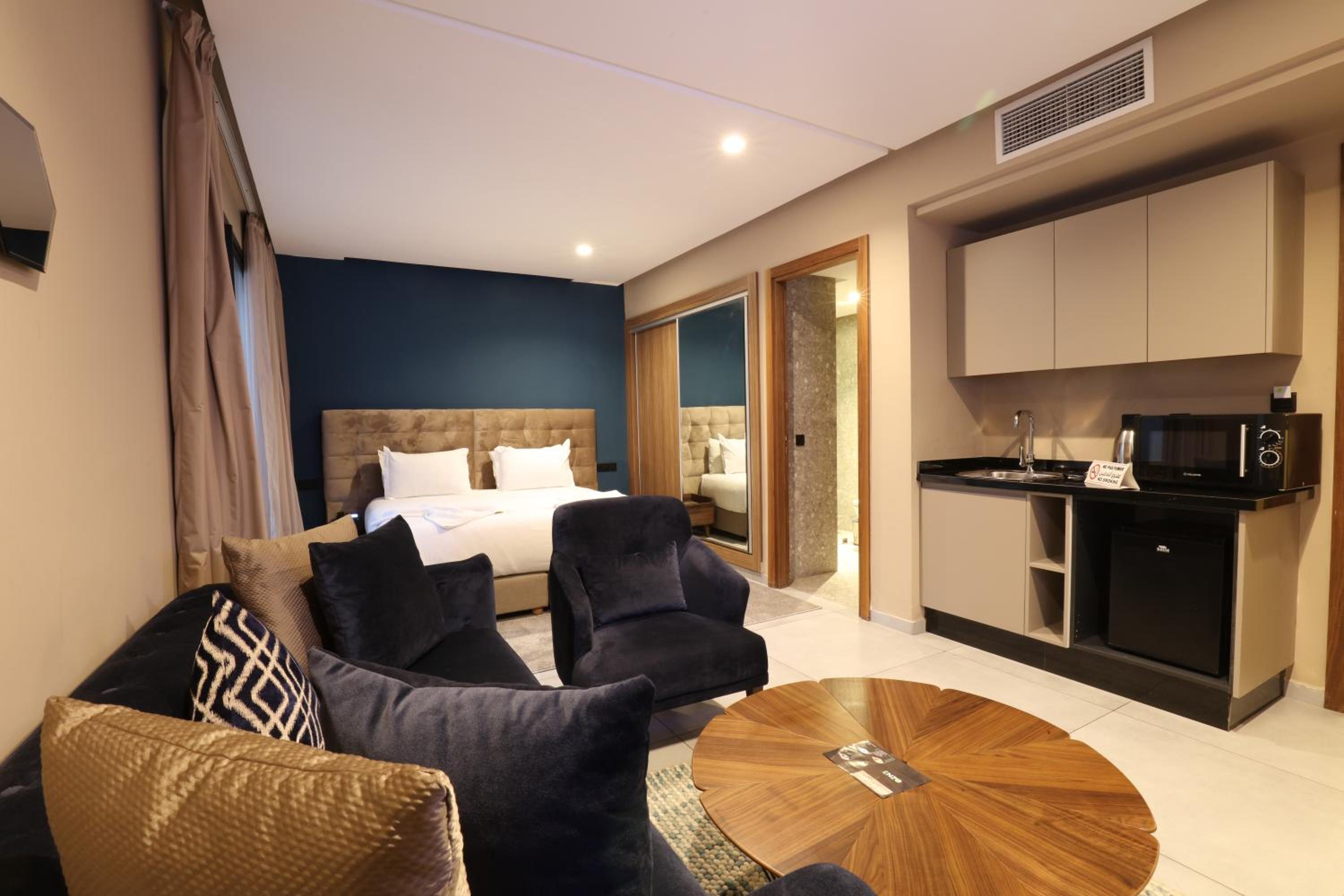 Junior Suite with Terrace - Photo 3