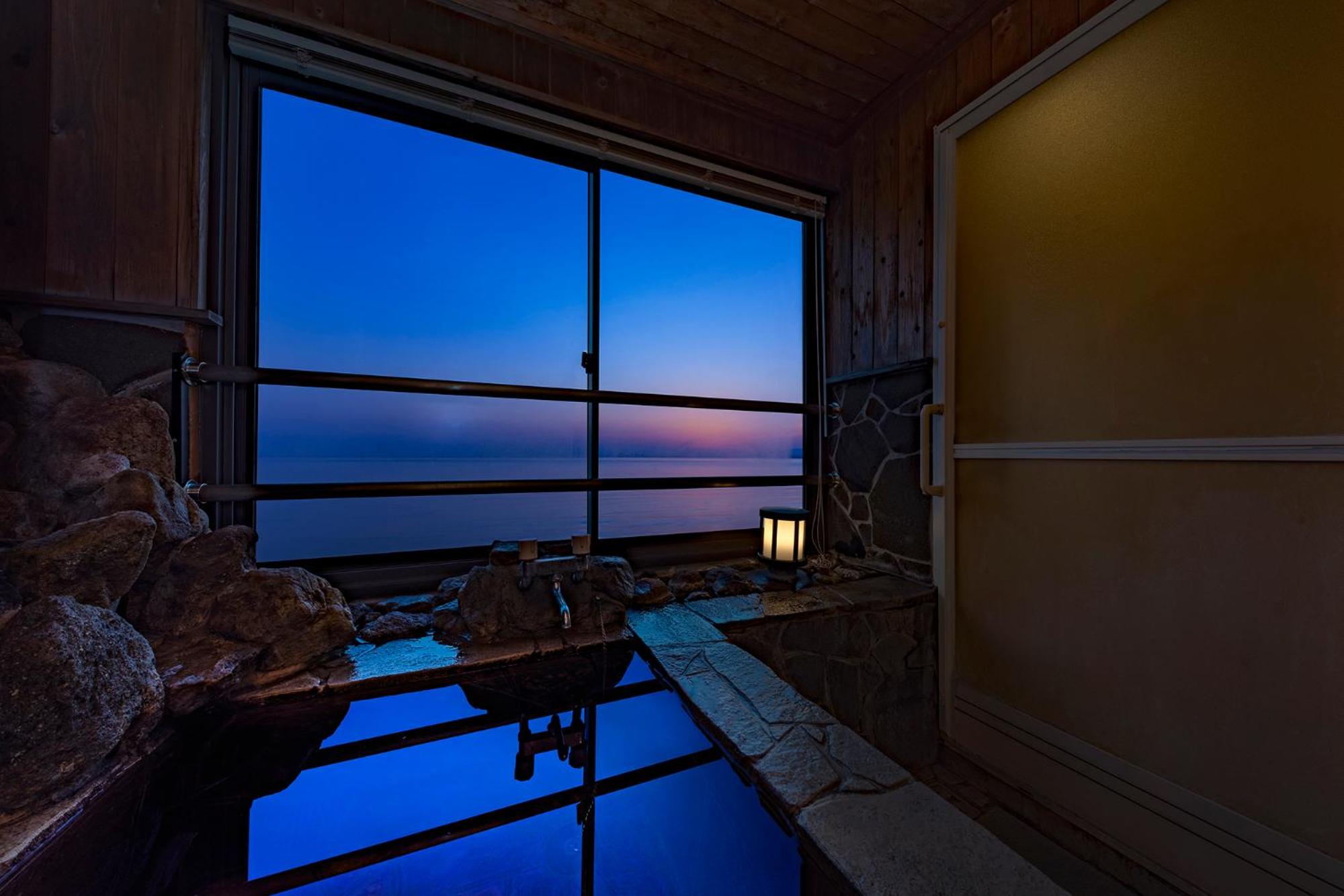 Sea View Beppu Bay Luxury Western Style Room with Private SemiOpen-Air Bath - Non-Smoking