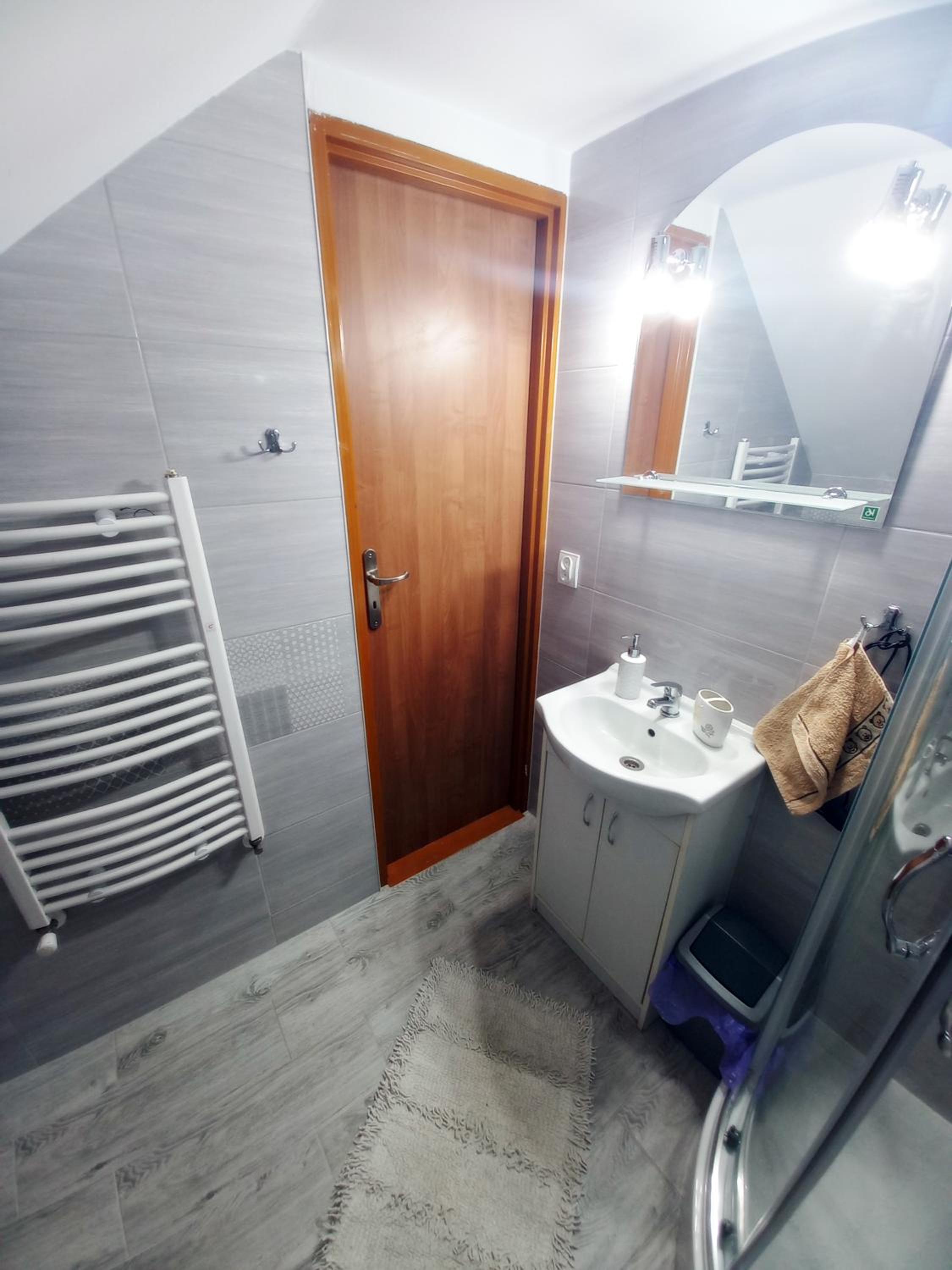 Quadruple Room with Private Bathroom - Photo 5